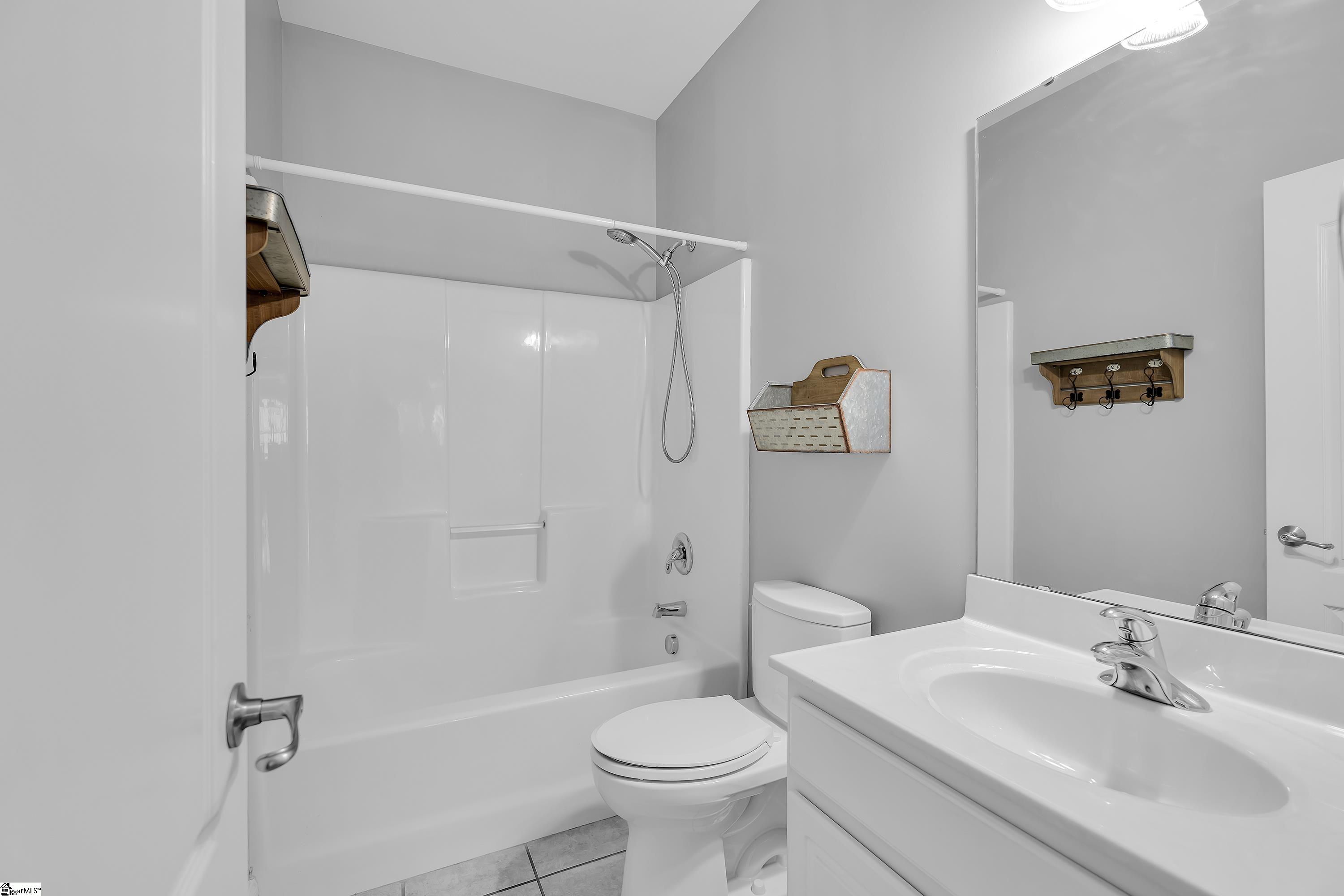 Greer, South Carolina, 29651, United States, 4 Bedrooms Bedrooms, ,4 BathroomsBathrooms,Residential,For Sale,1997137