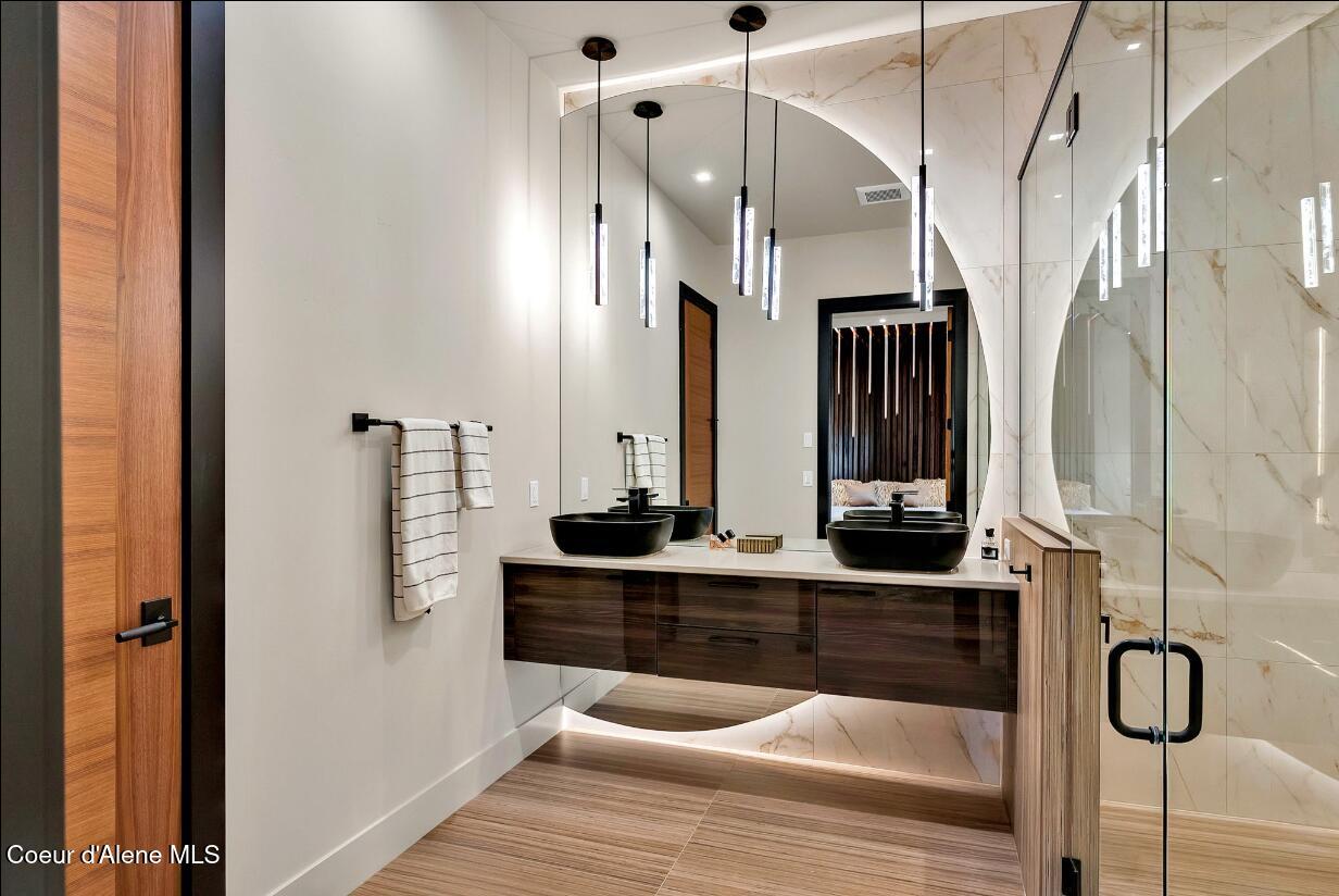 Coeur D'alene, Idaho, 83814, United States, 4 Bedrooms Bedrooms, ,4 BathroomsBathrooms,Residential,For Sale,1927385