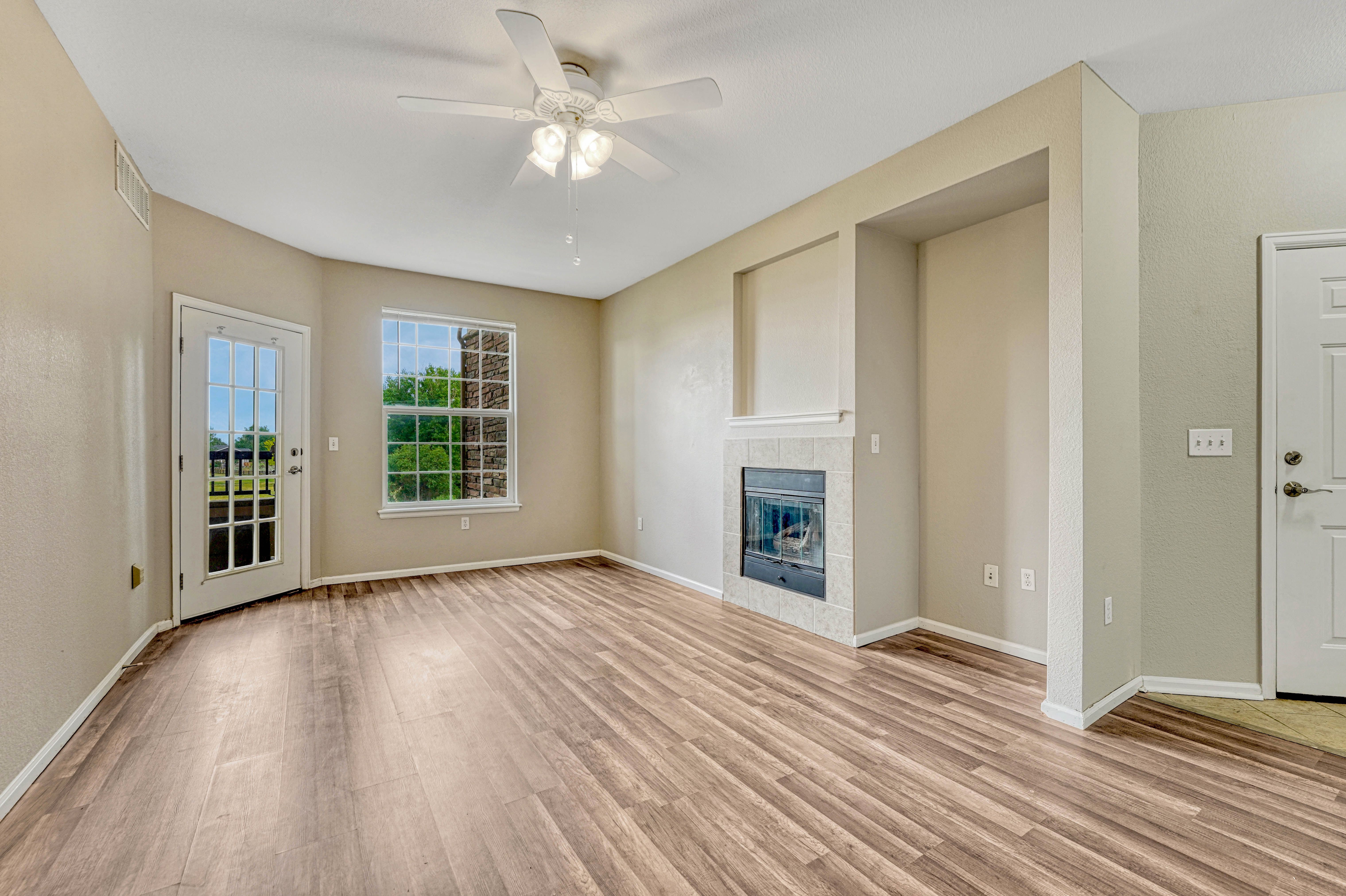  Welcome to Effortless Colorado Living in one of Parker