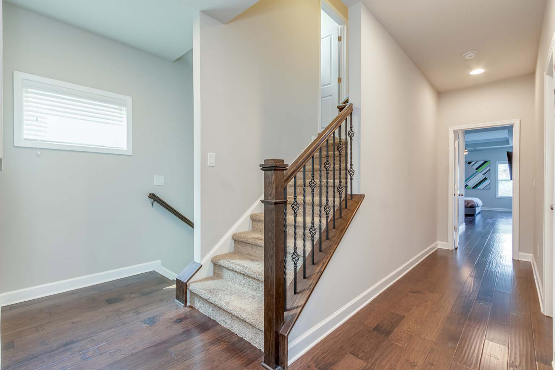  Four-Bedroom Brick Corner Lot in Jamestown - 物件實景