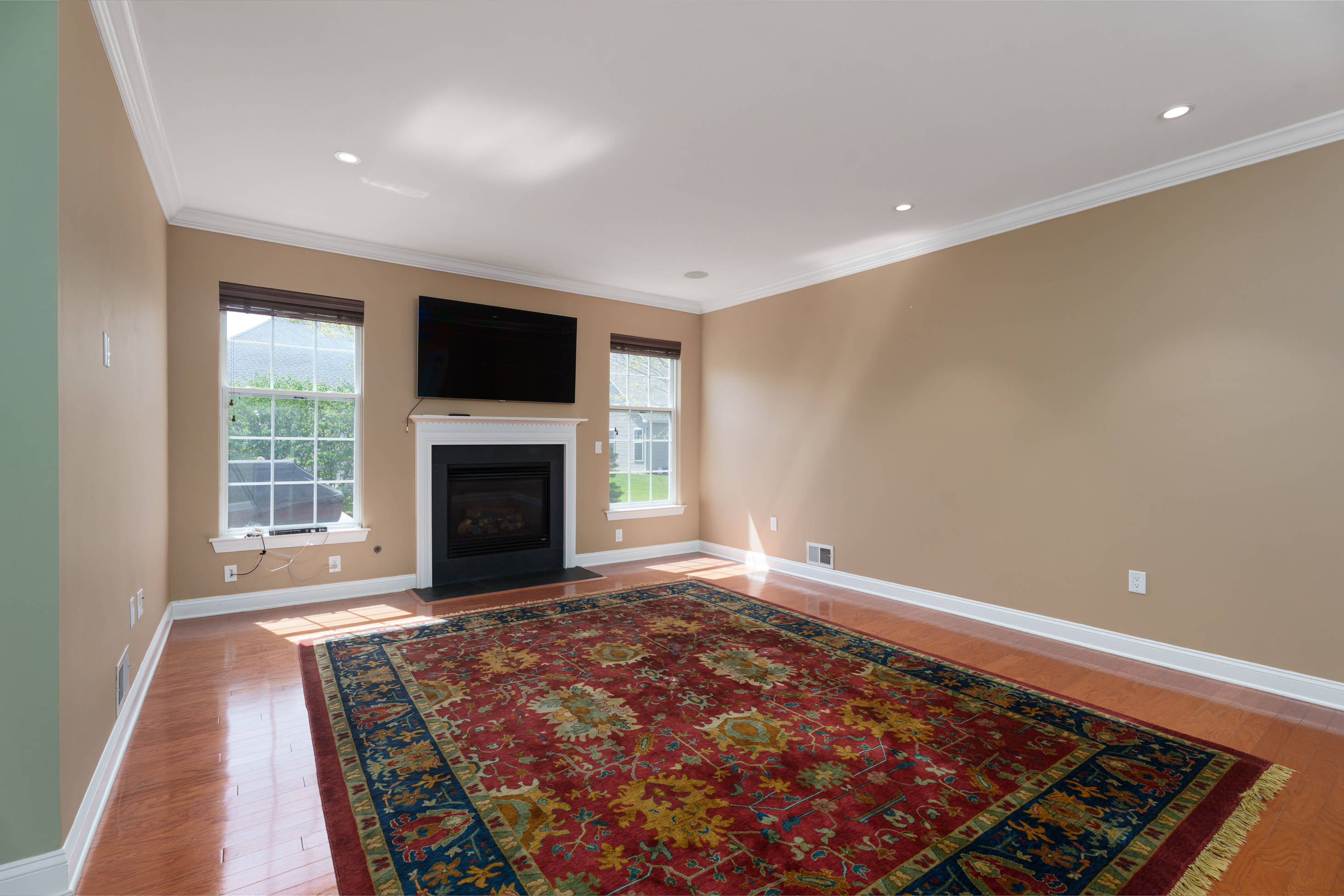  Classic Details, Open Design, and Thoughtful Finishes Throughout - 物件實景