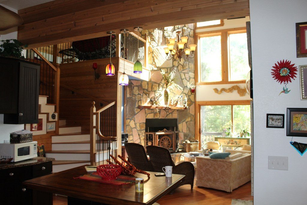 Murphy, North Carolina, 28906, United States, 2 Bedrooms Bedrooms, ,4 BathroomsBathrooms,Residential,For Sale,1915362