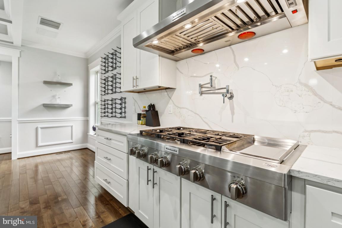 Alexandria, Virginia, 22312, United States, 7 Bedrooms Bedrooms, ,8 BathroomsBathrooms,Residential,For Sale,1904380