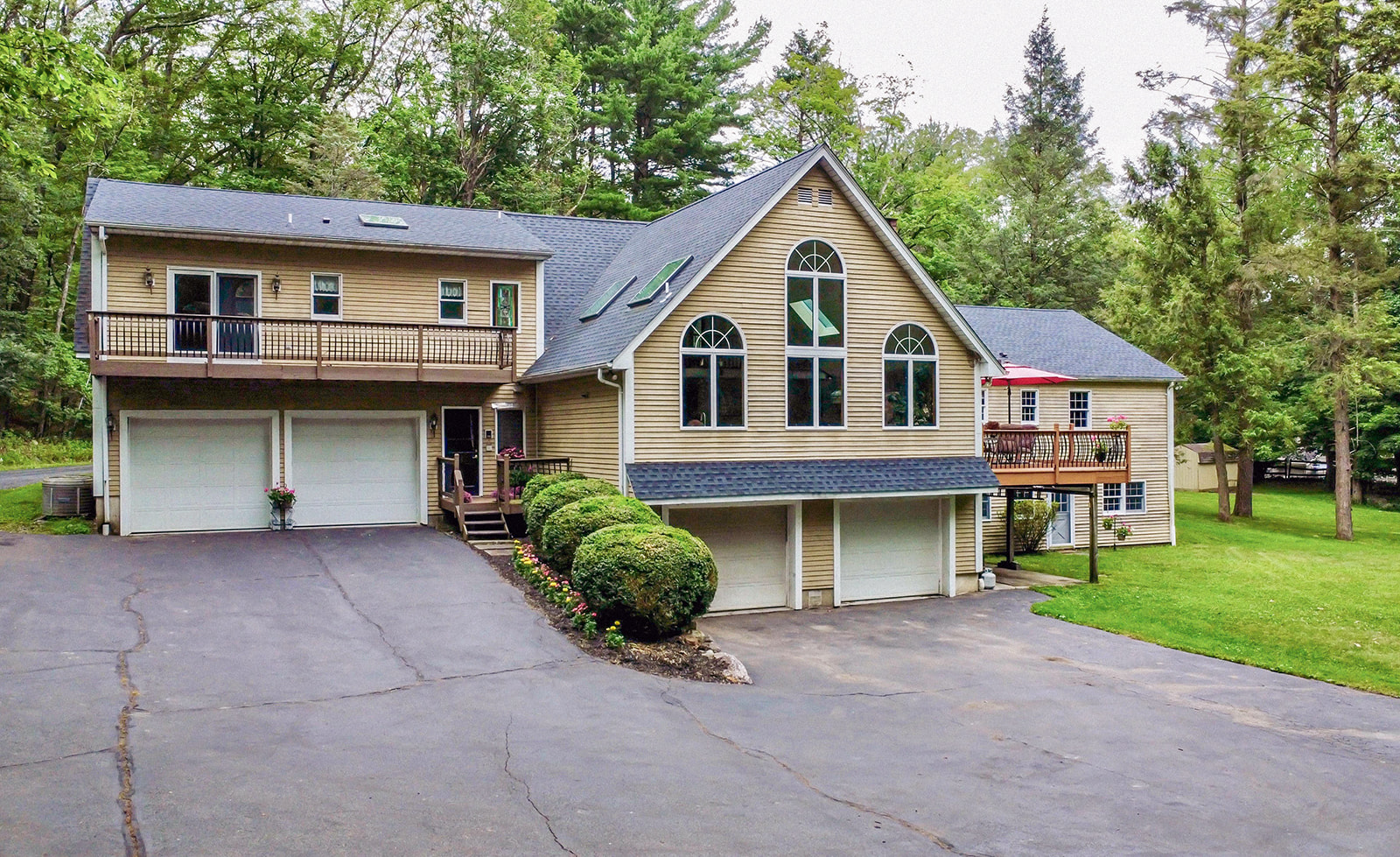 Ringwood, New Jersey, 07456, United States, 7 Bedrooms Bedrooms, ,4 BathroomsBathrooms,Residential,For Sale,1943457