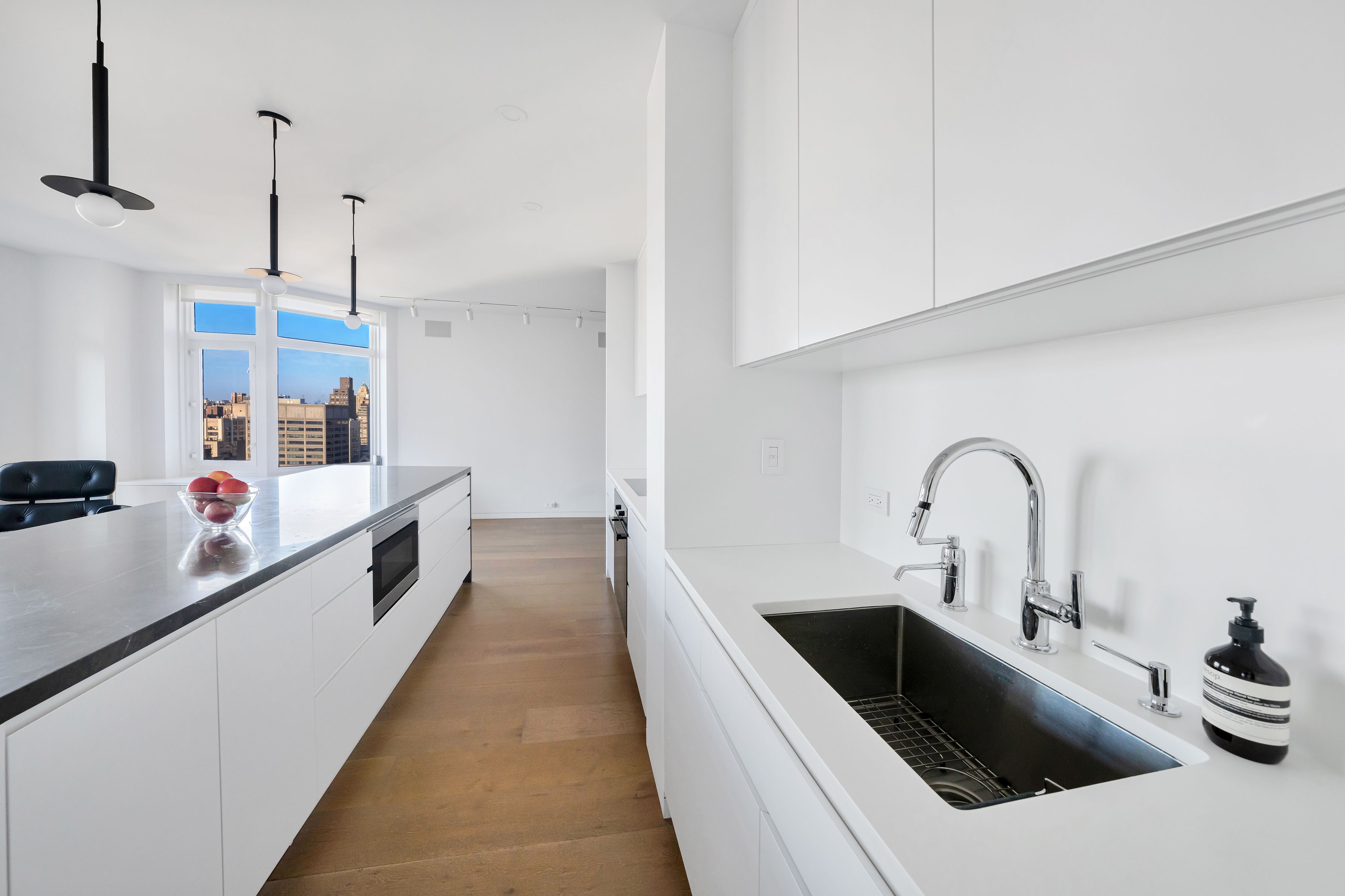  188 East 64th Street, 2501 - 物件實景