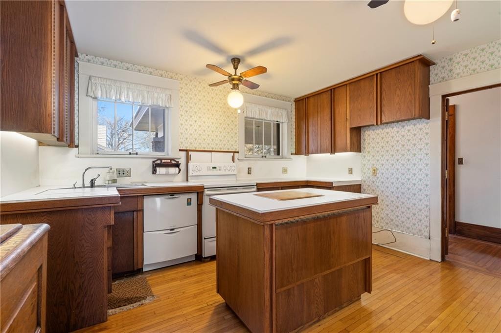 Siloam Springs, Arkansas, 72761, United States, 5 Bedrooms Bedrooms, ,3 BathroomsBathrooms,Residential,For Sale,1984286