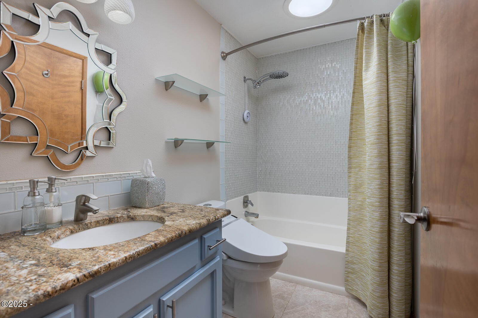 Lincoln City, Oregon, 97367, United States, 2 Bedrooms Bedrooms, ,Residential,For Sale,1950002