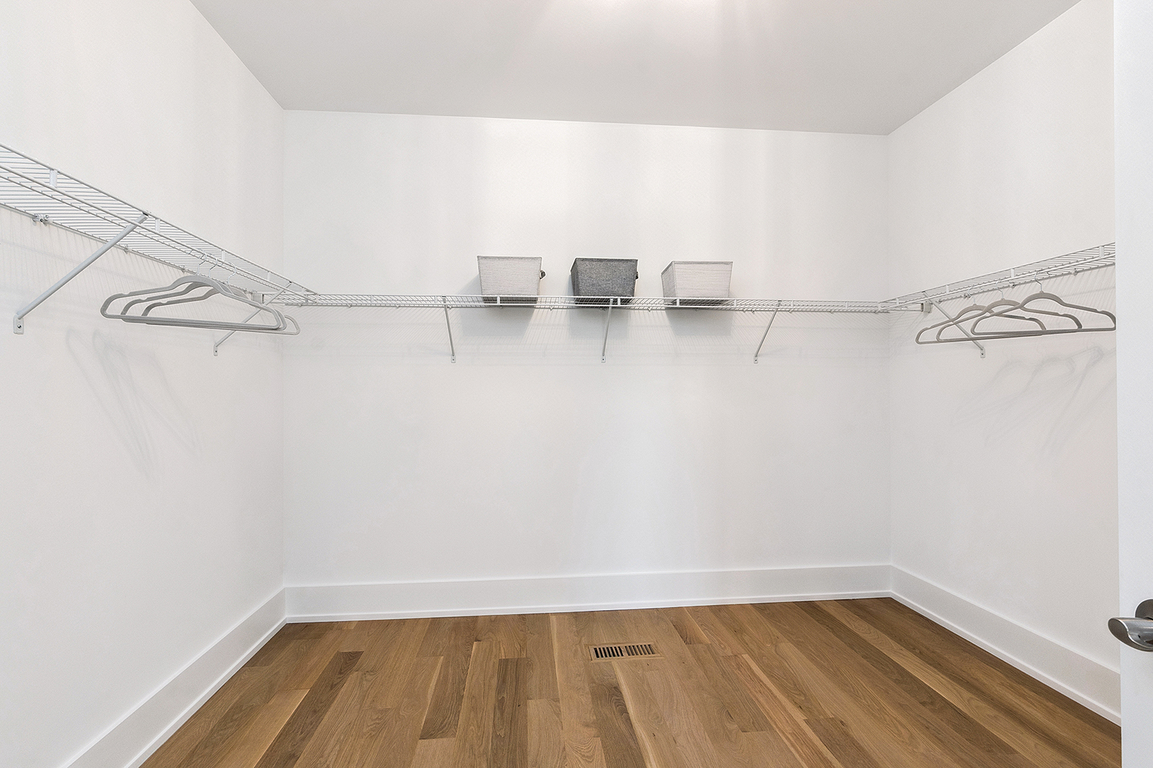Orland Park, Illinois, 60467, United States, 2 Bedrooms Bedrooms, ,2 BathroomsBathrooms,Residential,For Sale,1921917
