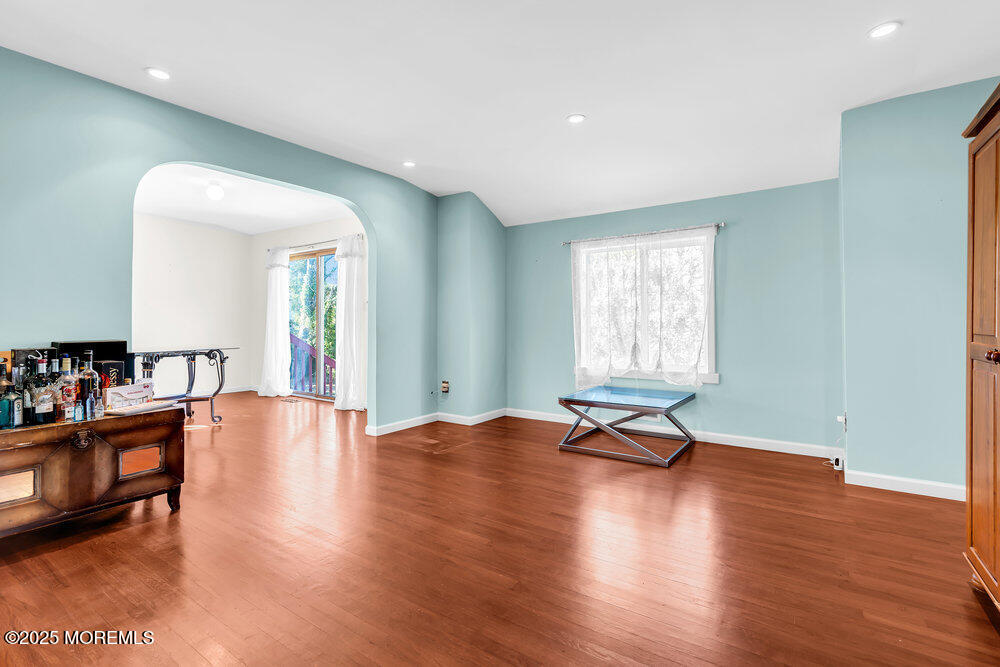 Tinton Falls, New Jersey, 07712, United States, 3 Bedrooms Bedrooms, ,2 BathroomsBathrooms,Residential,For Sale,1987767