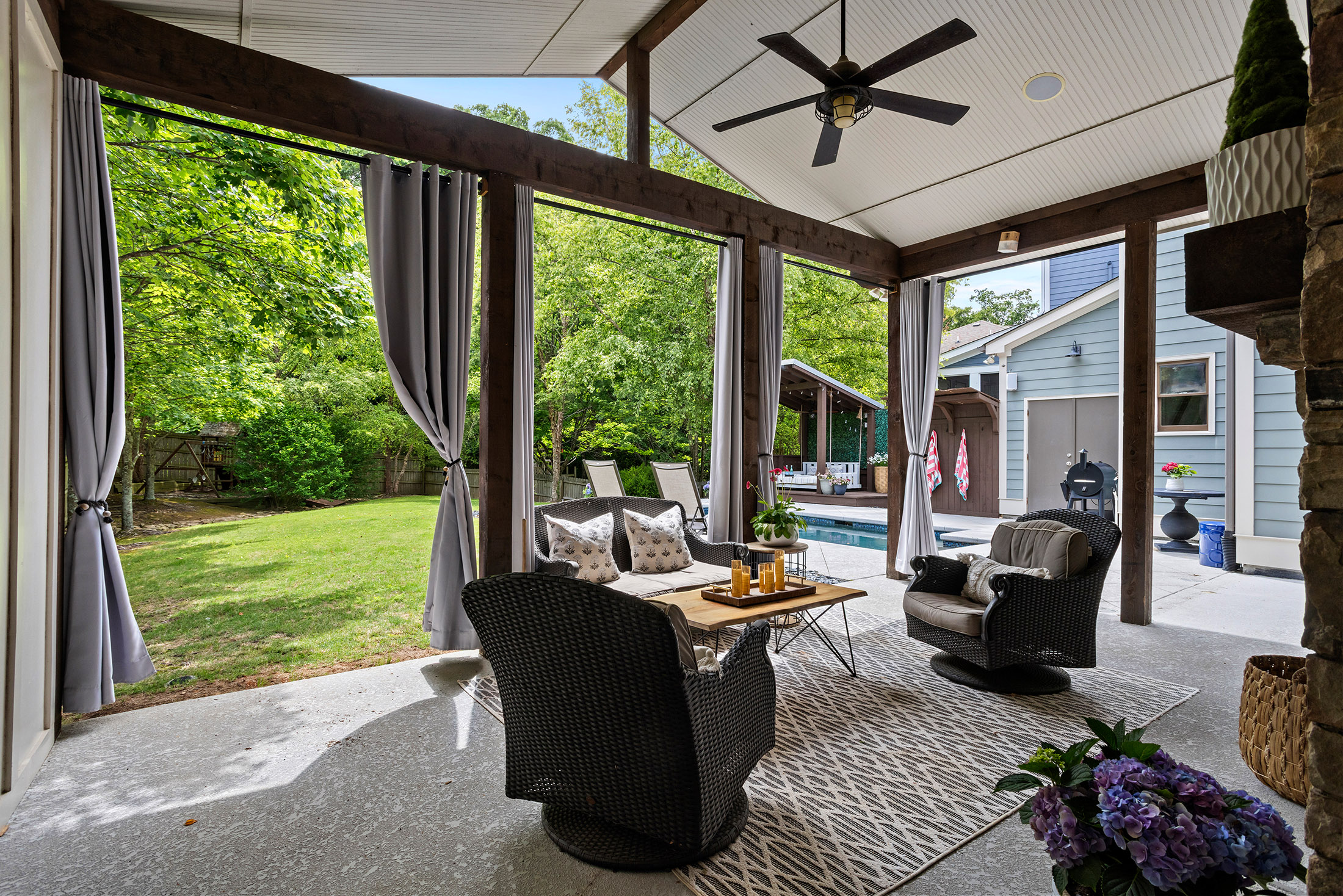  Extraordinary Custom-Built Home in Brookhaven - 物件實景