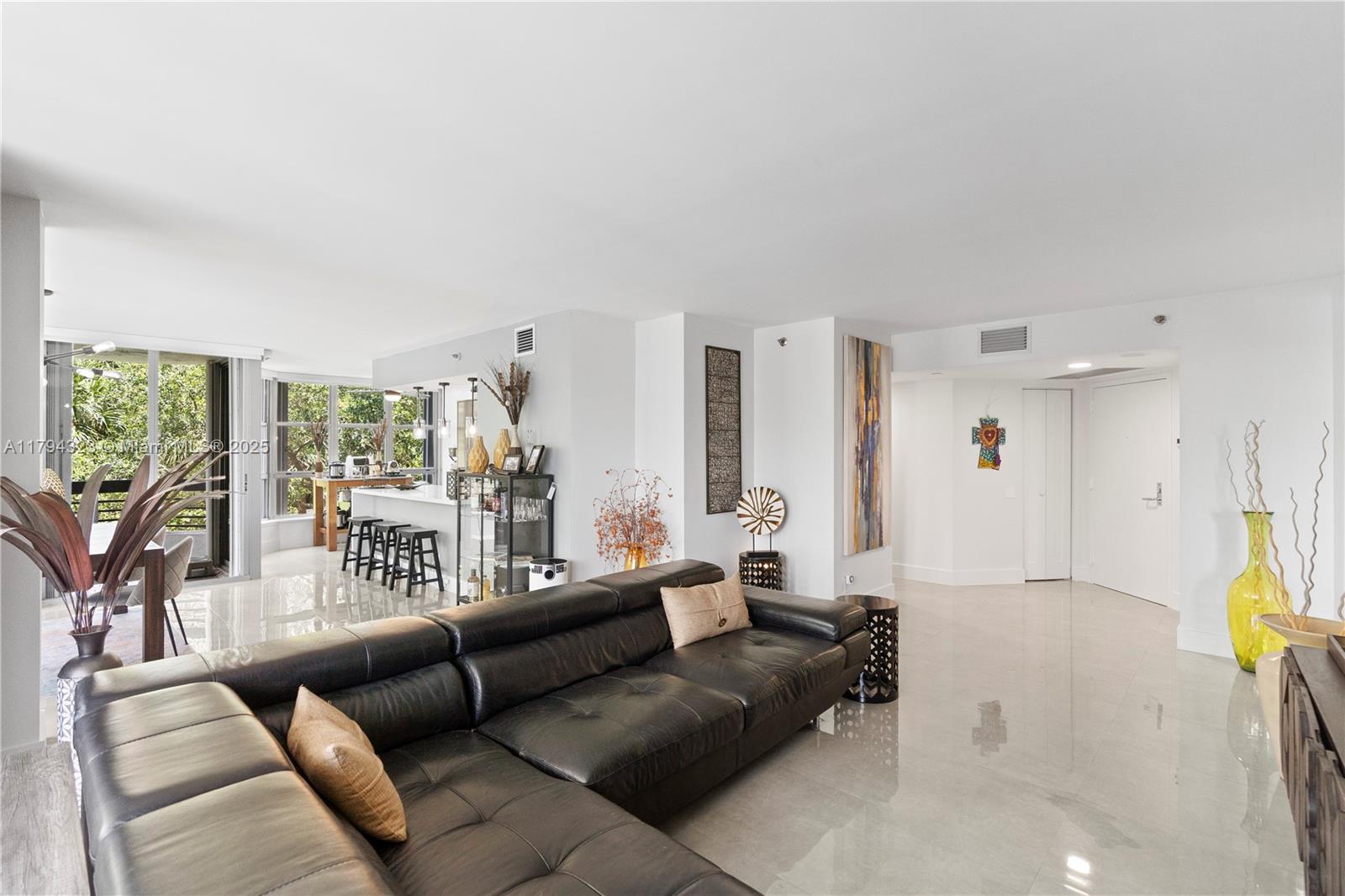 Aventura, Florida, 33180, United States, 2 Bedrooms Bedrooms, ,2 BathroomsBathrooms,Residential,For Sale,1804609