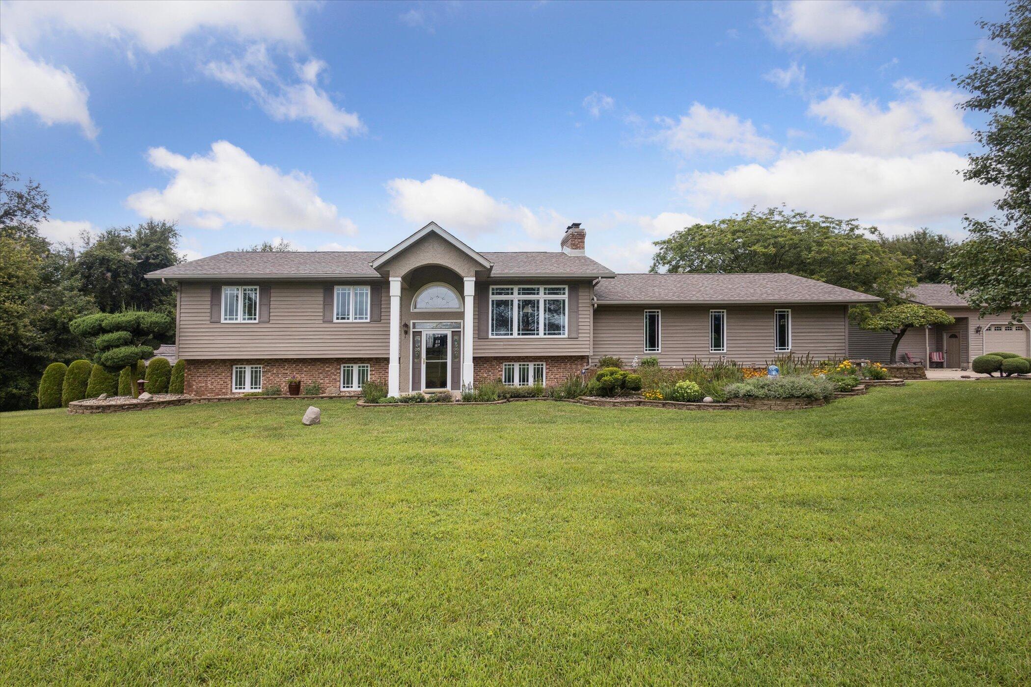 New Carlisle, Indiana, 46552, United States, 4 Bedrooms Bedrooms, ,2 BathroomsBathrooms,Residential,For Sale,1924883