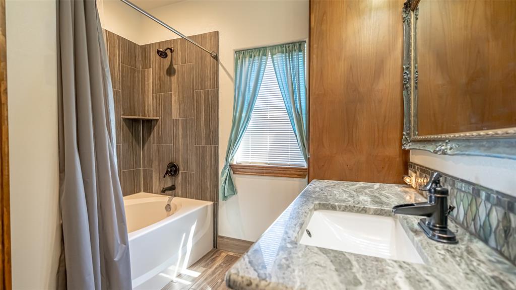 Azle, Texas, 76020, United States, 5 Bedrooms Bedrooms, ,4 BathroomsBathrooms,Residential,For Sale,1978324