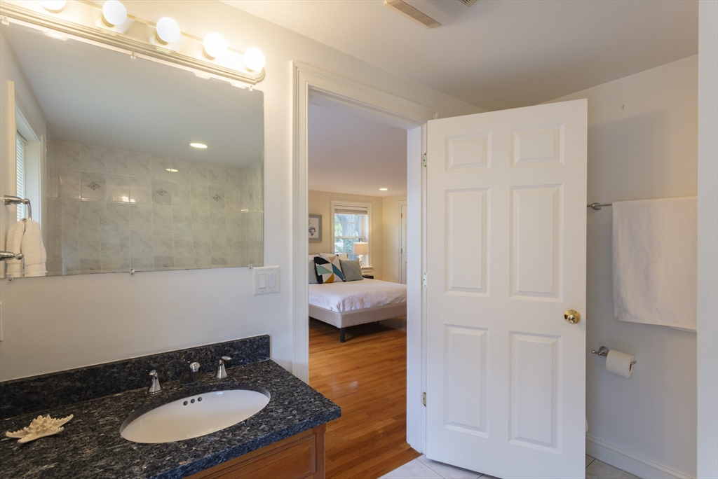 Newton, Massachusetts, 02161, United States, 3 Bedrooms Bedrooms, ,4 BathroomsBathrooms,Residential,For Sale,1940843