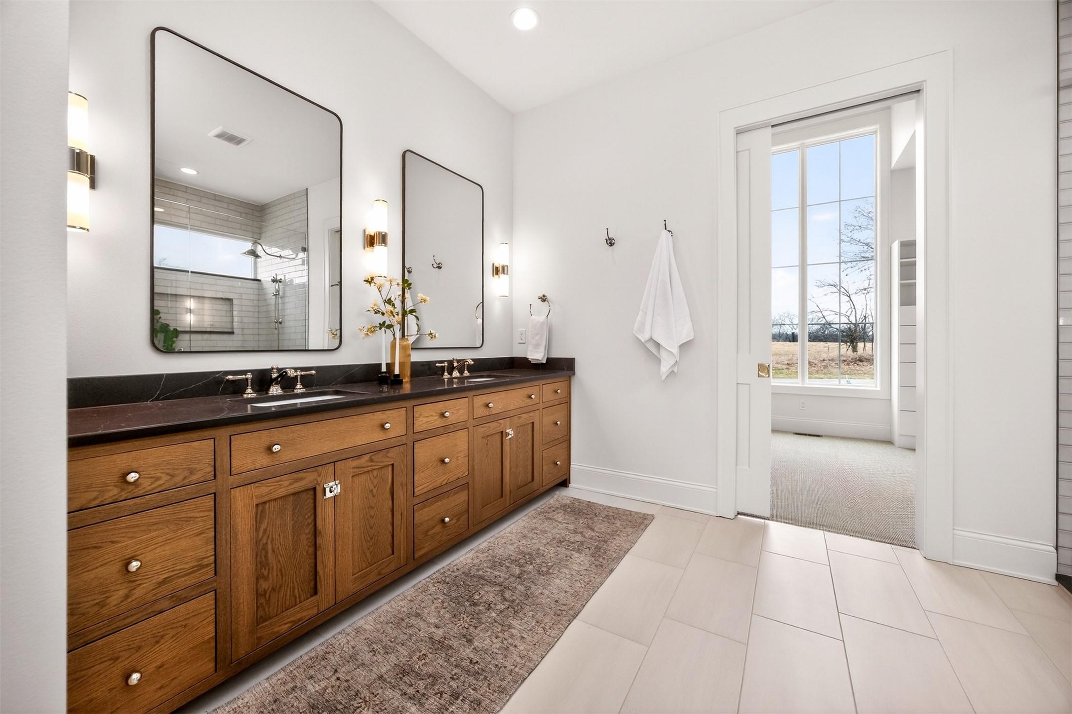 Pella, Iowa, 50219, United States, 5 Bedrooms Bedrooms, ,5 BathroomsBathrooms,Residential,For Sale,2019624