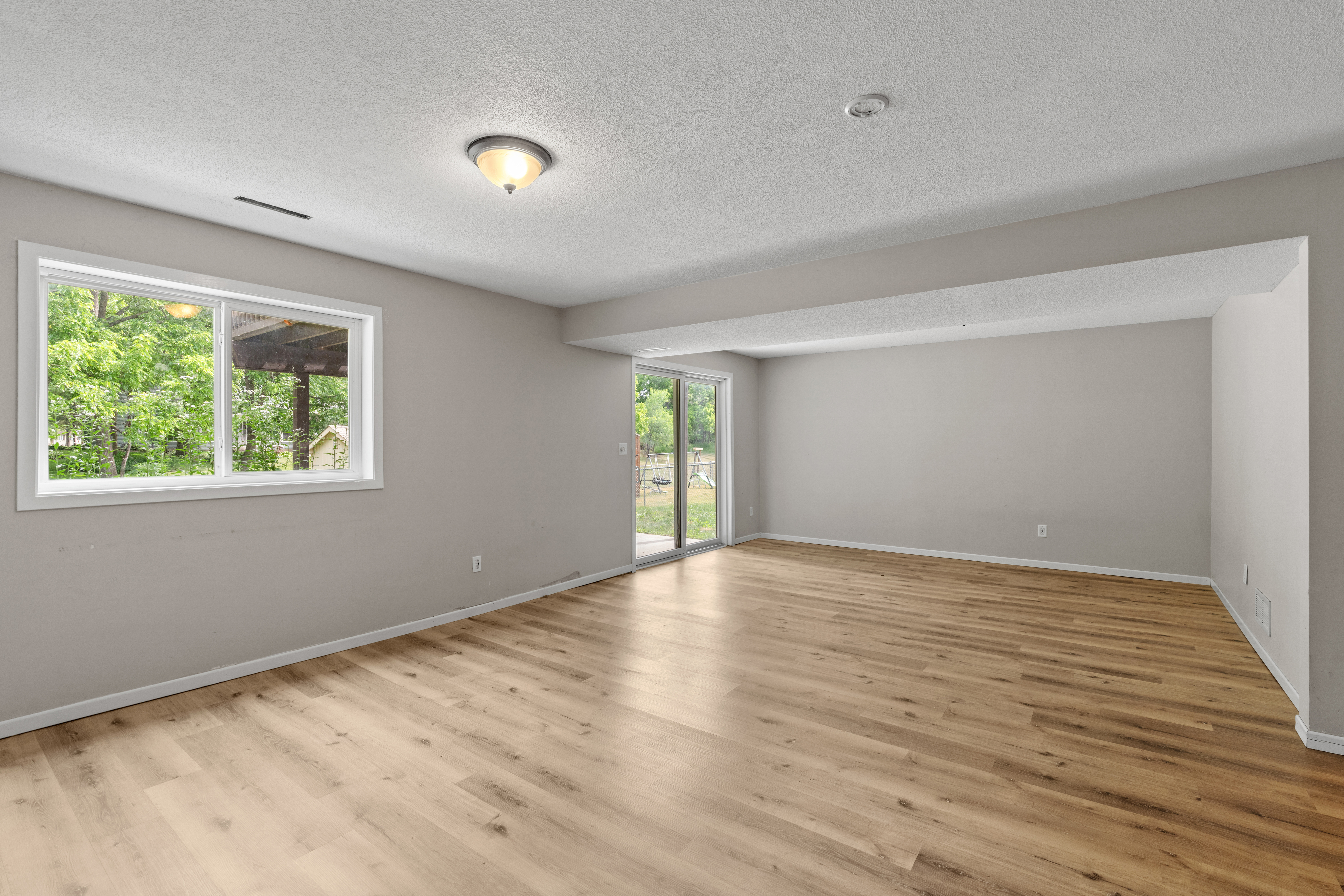  Thoughtfully Maintained Living with Modern Style and Ease - 物件實景