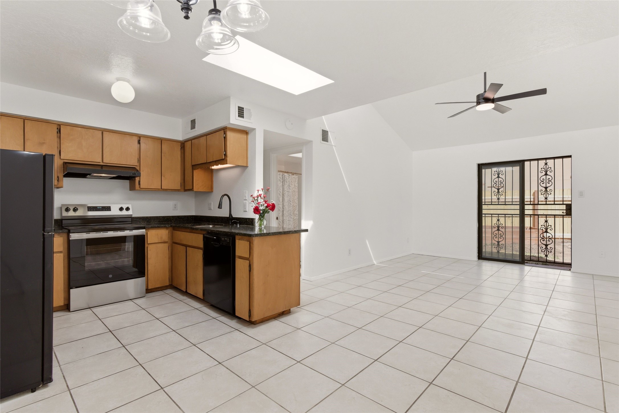  1448 Clark Road - 物件實景