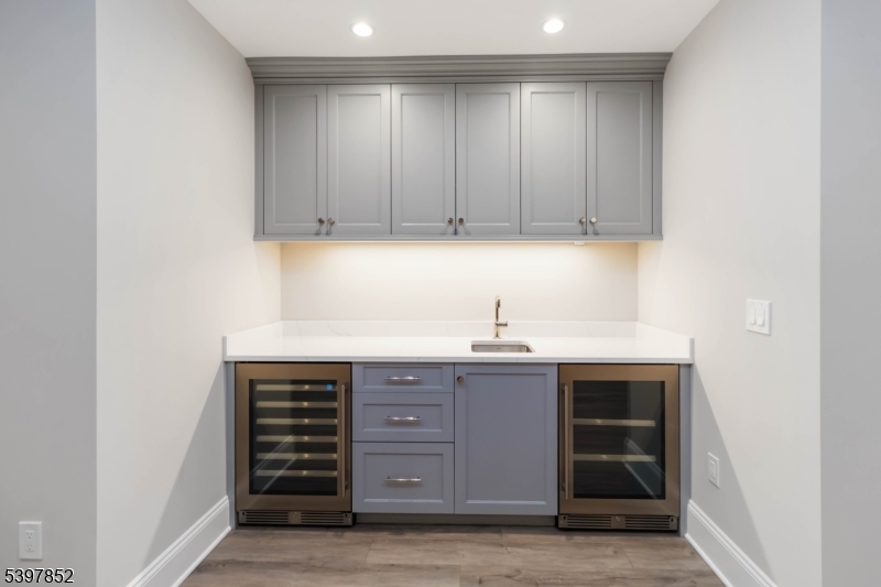 Chatham Twp., New Jersey, 07928, United States, 7 Bedrooms Bedrooms, ,8 BathroomsBathrooms,Residential,For Sale,1995947