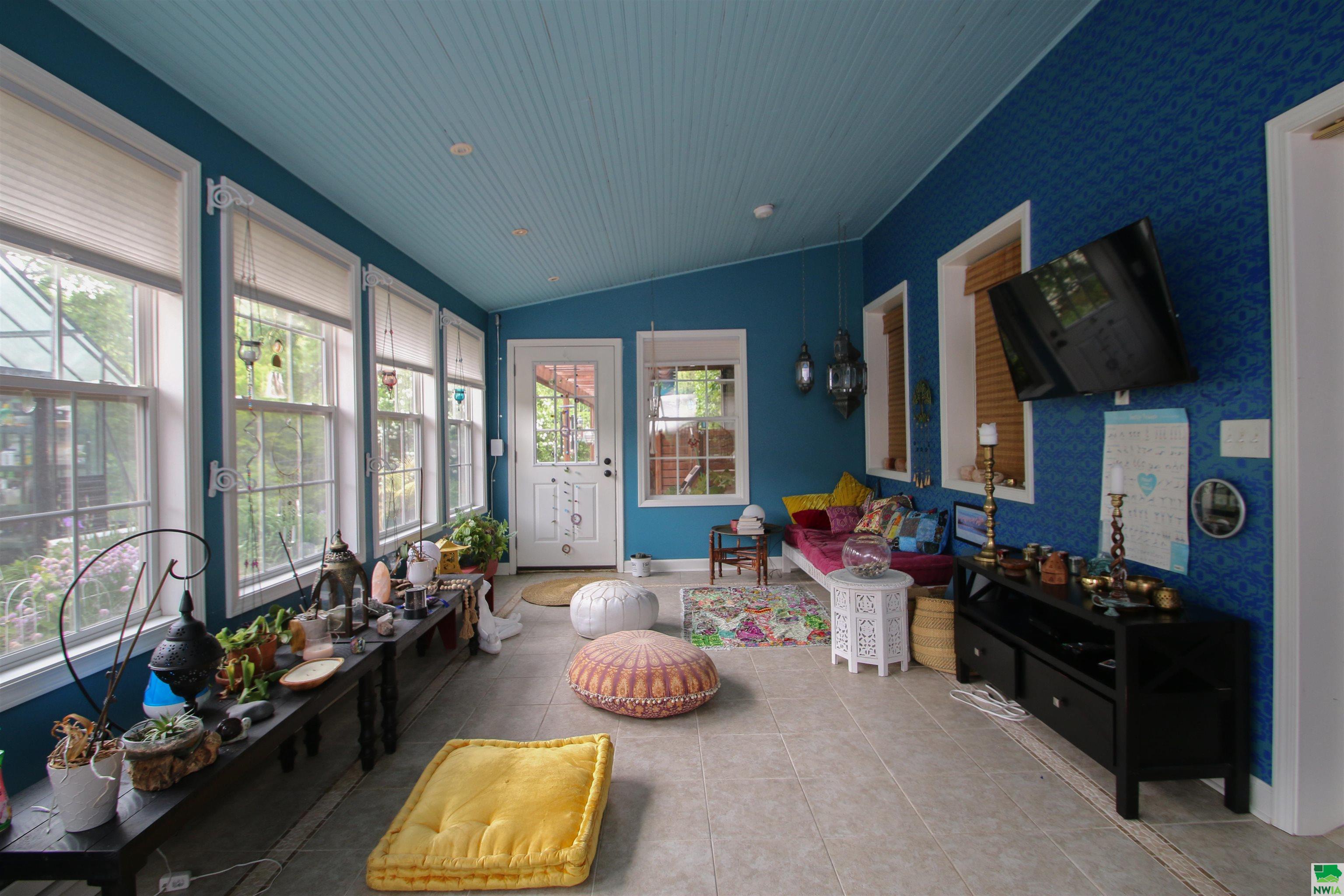 Sioux City, Iowa, 51103, United States, 5 Bedrooms Bedrooms, ,3 BathroomsBathrooms,Residential,For Sale,1824079