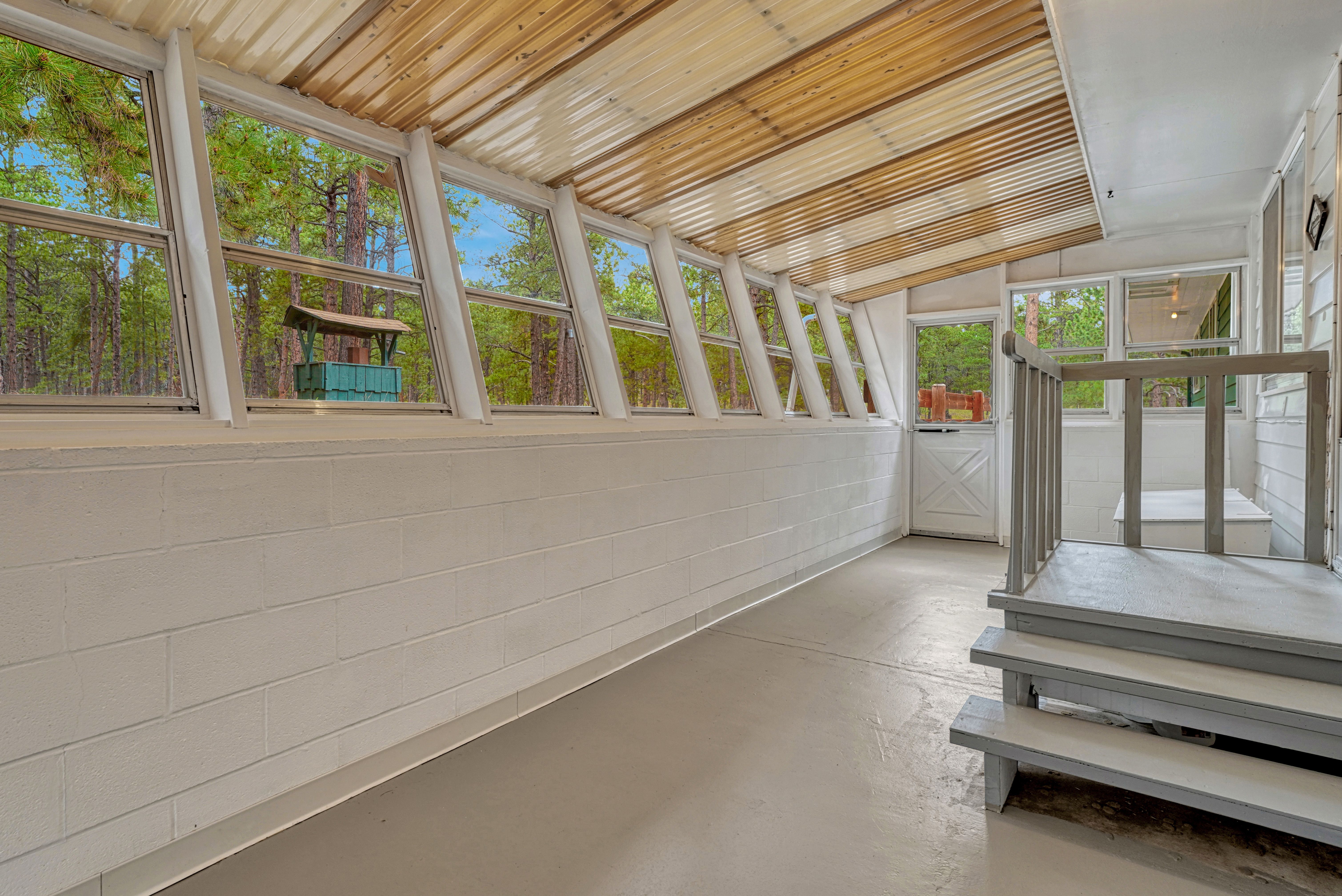  Meticulously maintained ranch-style home in sought-after Black Forest - 物件實景