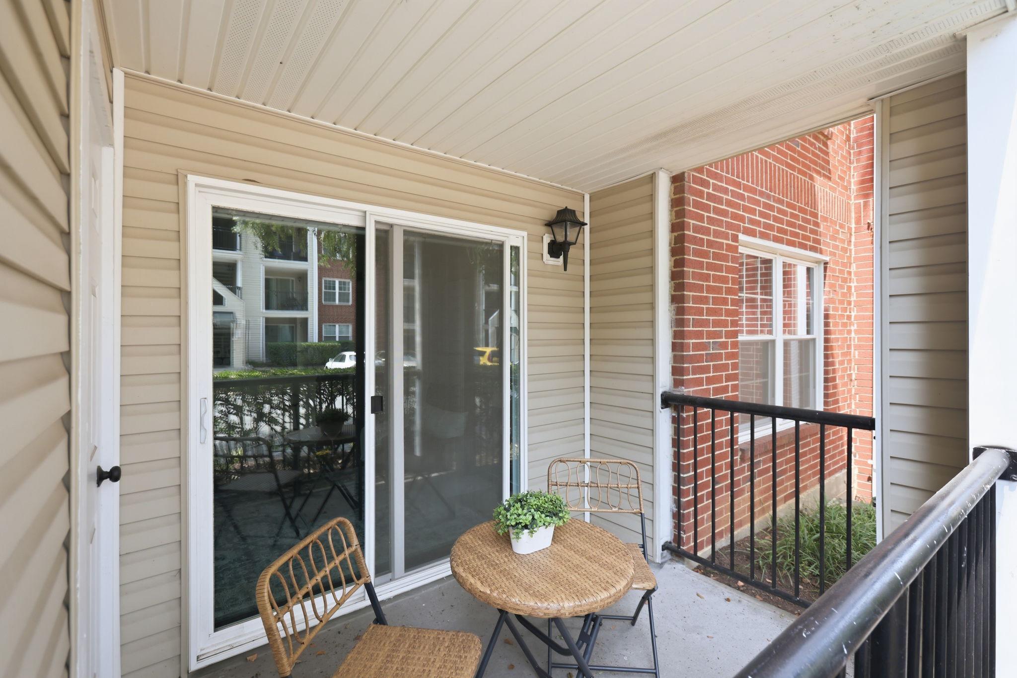  3303 Wyndham Circle, Alexandria, VA, 22302 - 物件實景