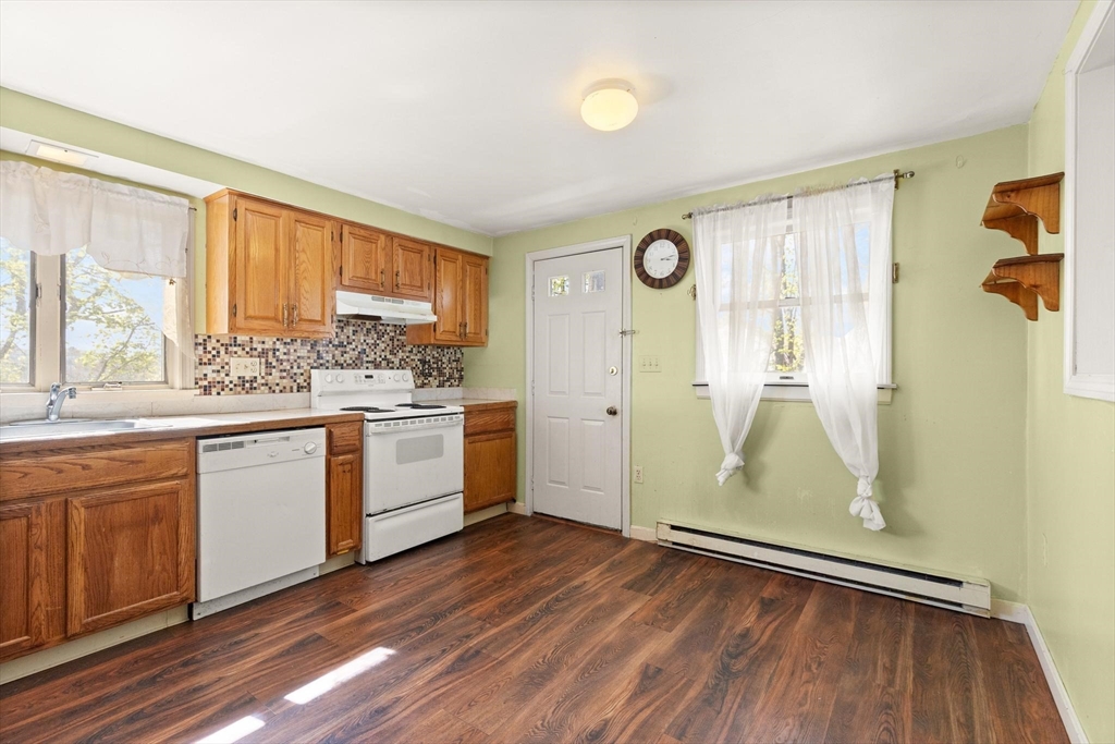 Lynn, Massachusetts, 01902, United States, 4 Bedrooms Bedrooms, ,2 BathroomsBathrooms,Residential,For Sale,2049430