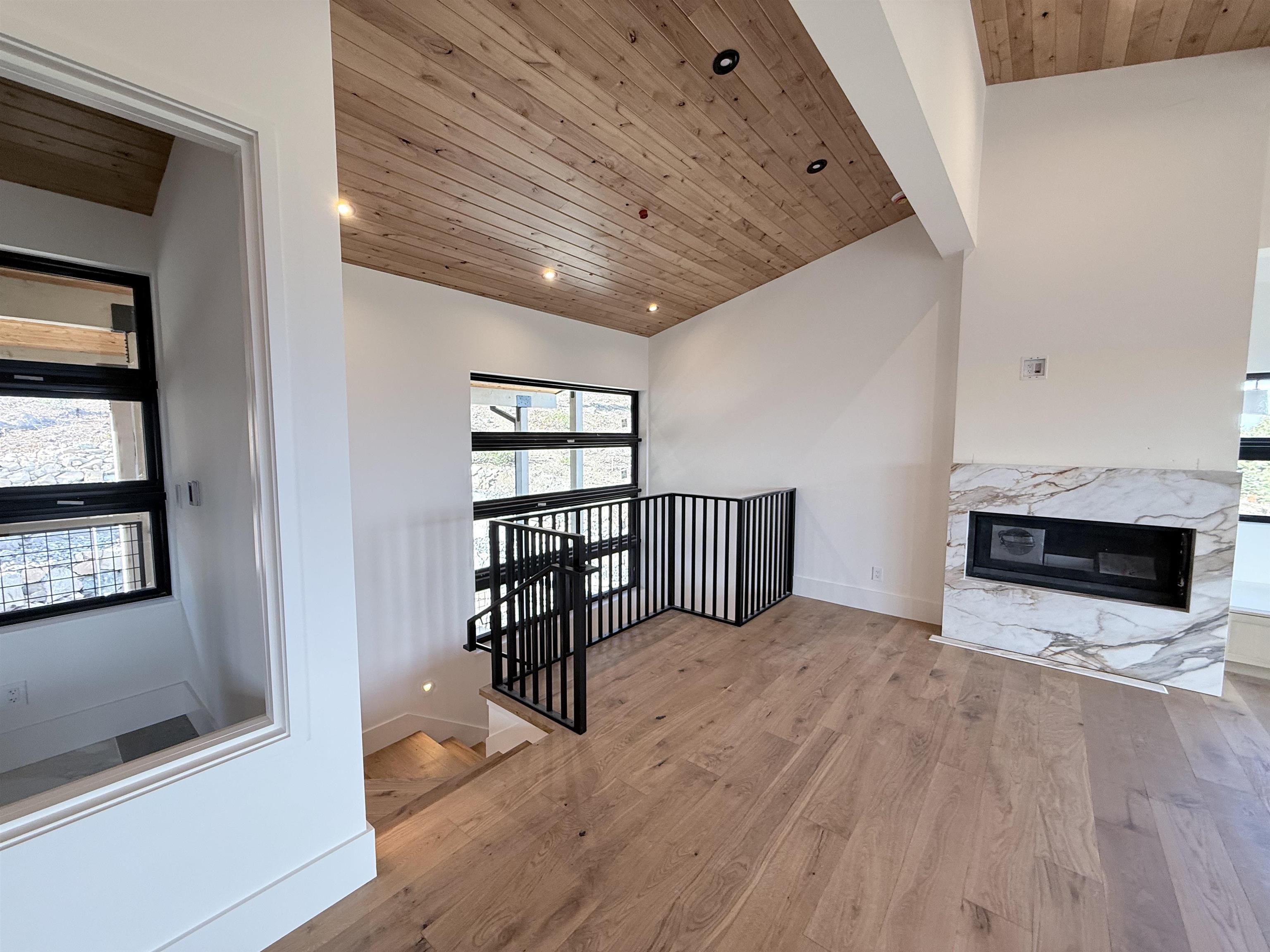 Truckee, California, 96161, United States, 5 Bedrooms Bedrooms, ,5 BathroomsBathrooms,Residential,For Sale,1992888