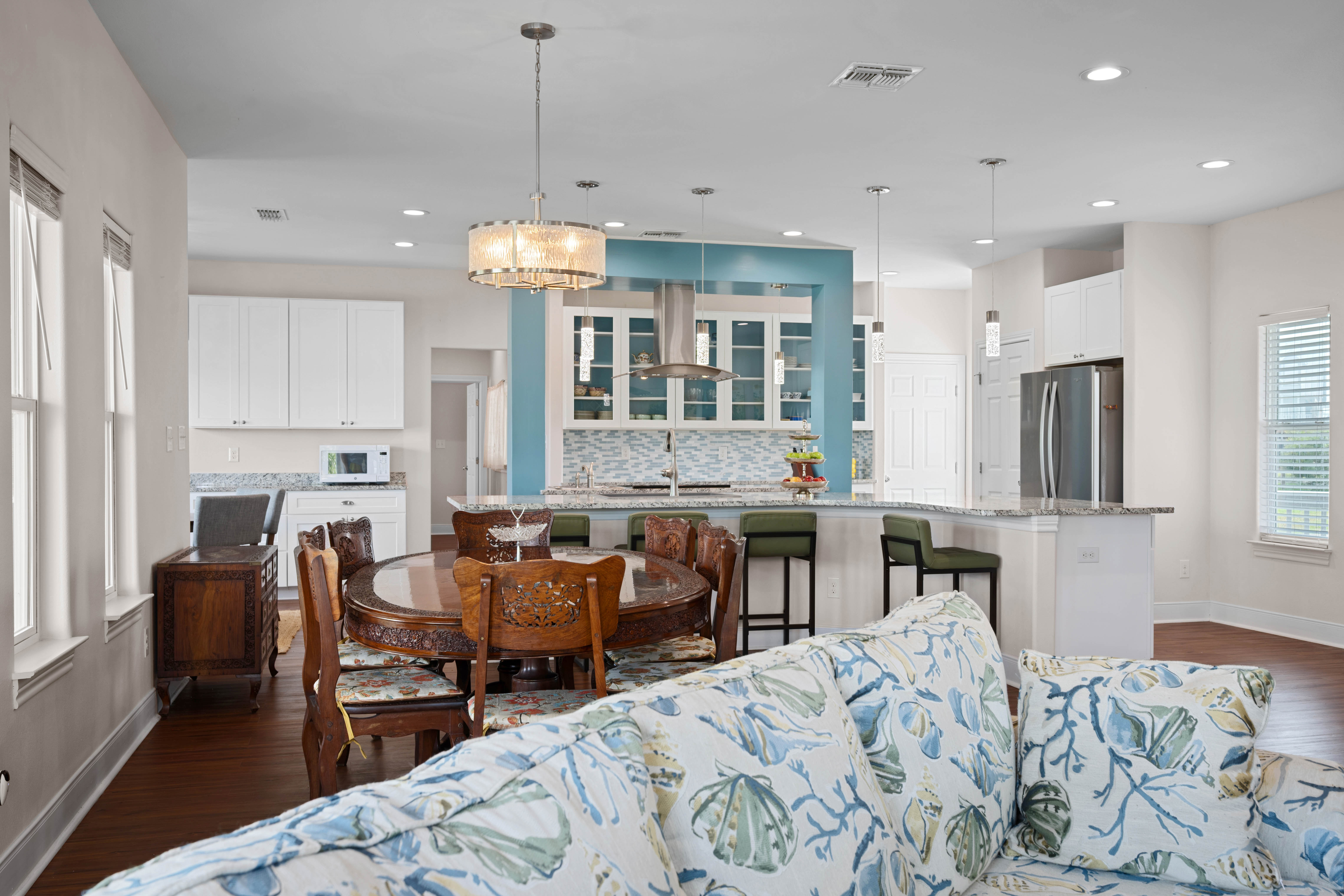  Beautiful Coastal Home on Oversized Lot - 物件實景