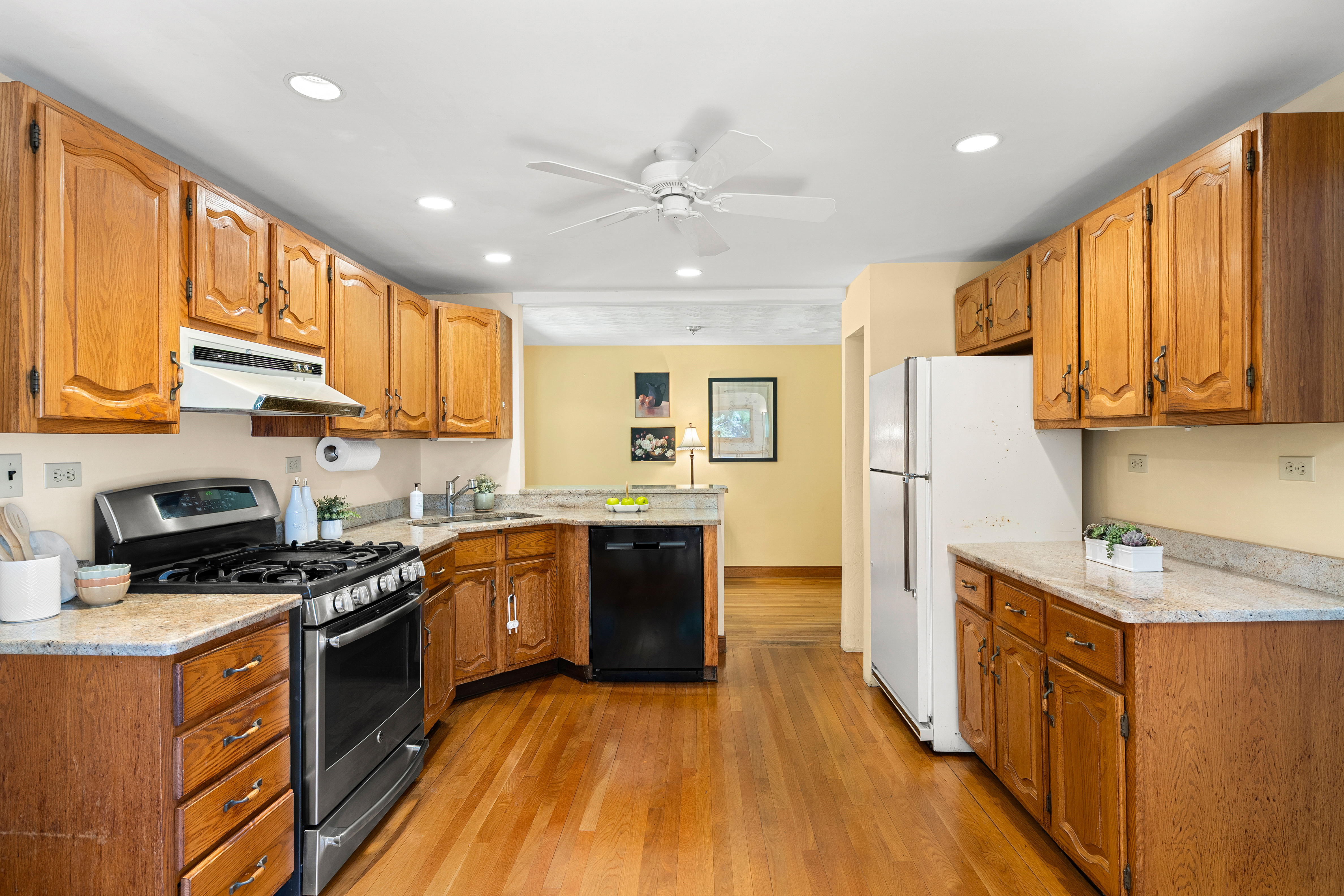  26 Lawrence Lane, Arlington, MA, 02474 - 物件實景