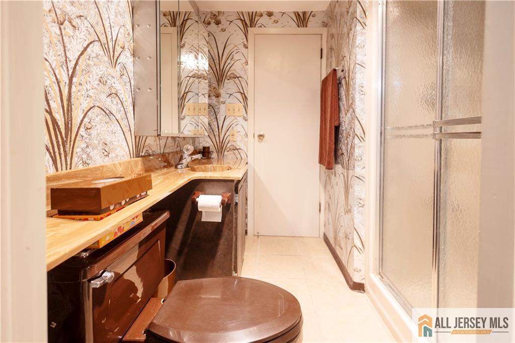 East Brunswick, New Jersey, 08816, United States, 5 Bedrooms Bedrooms, ,3 BathroomsBathrooms,Residential,For Sale,1890709