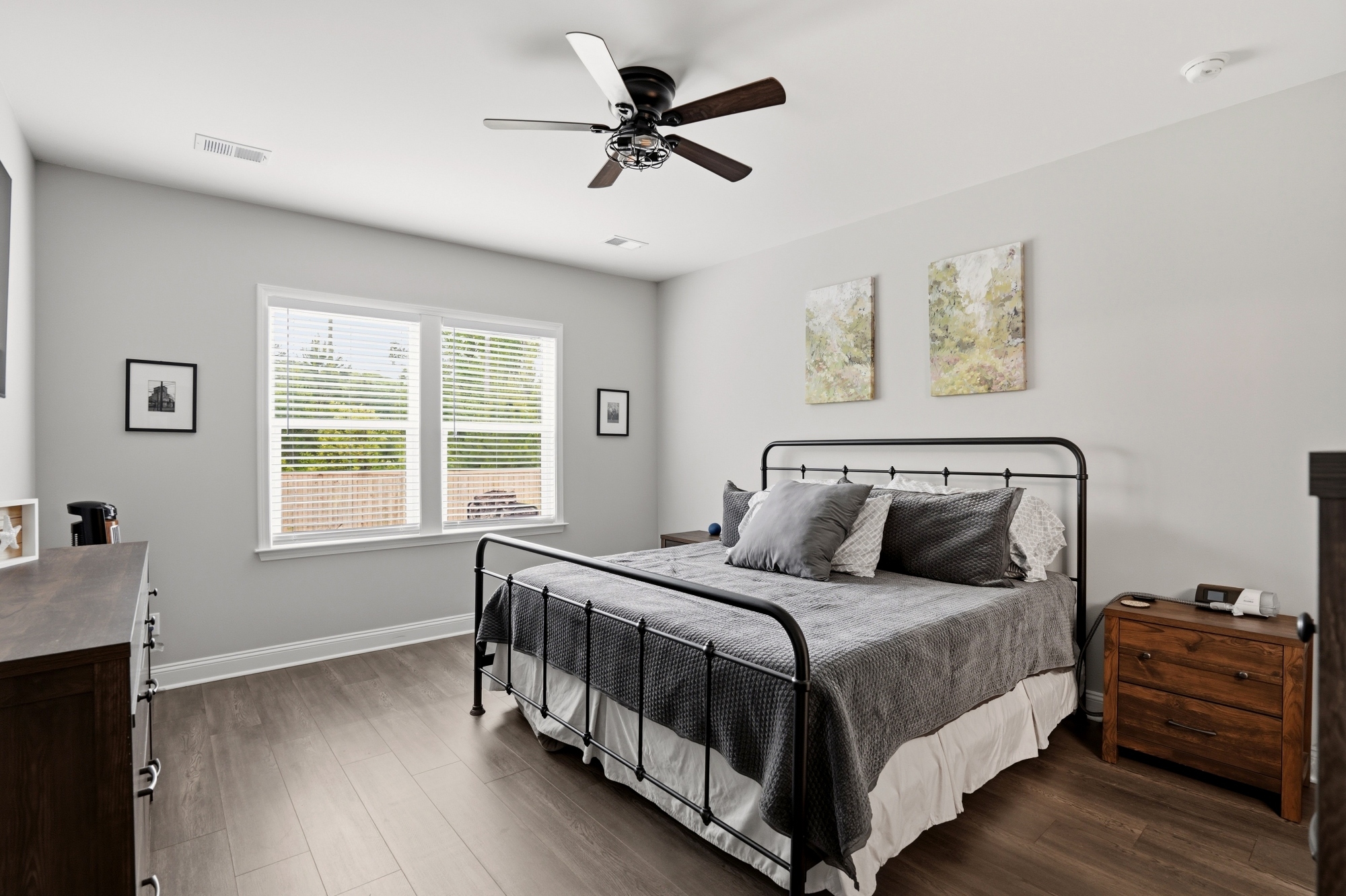  3046 Grinnell Street - 物件實景