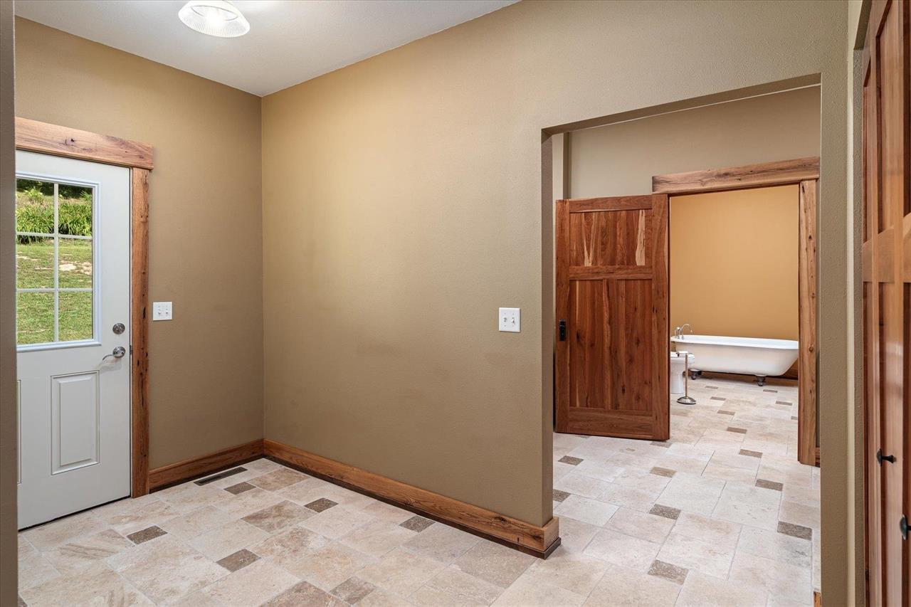 Westby, Wisconsin, 54667, United States, 3 Bedrooms Bedrooms, ,3 BathroomsBathrooms,Residential,For Sale,1977148