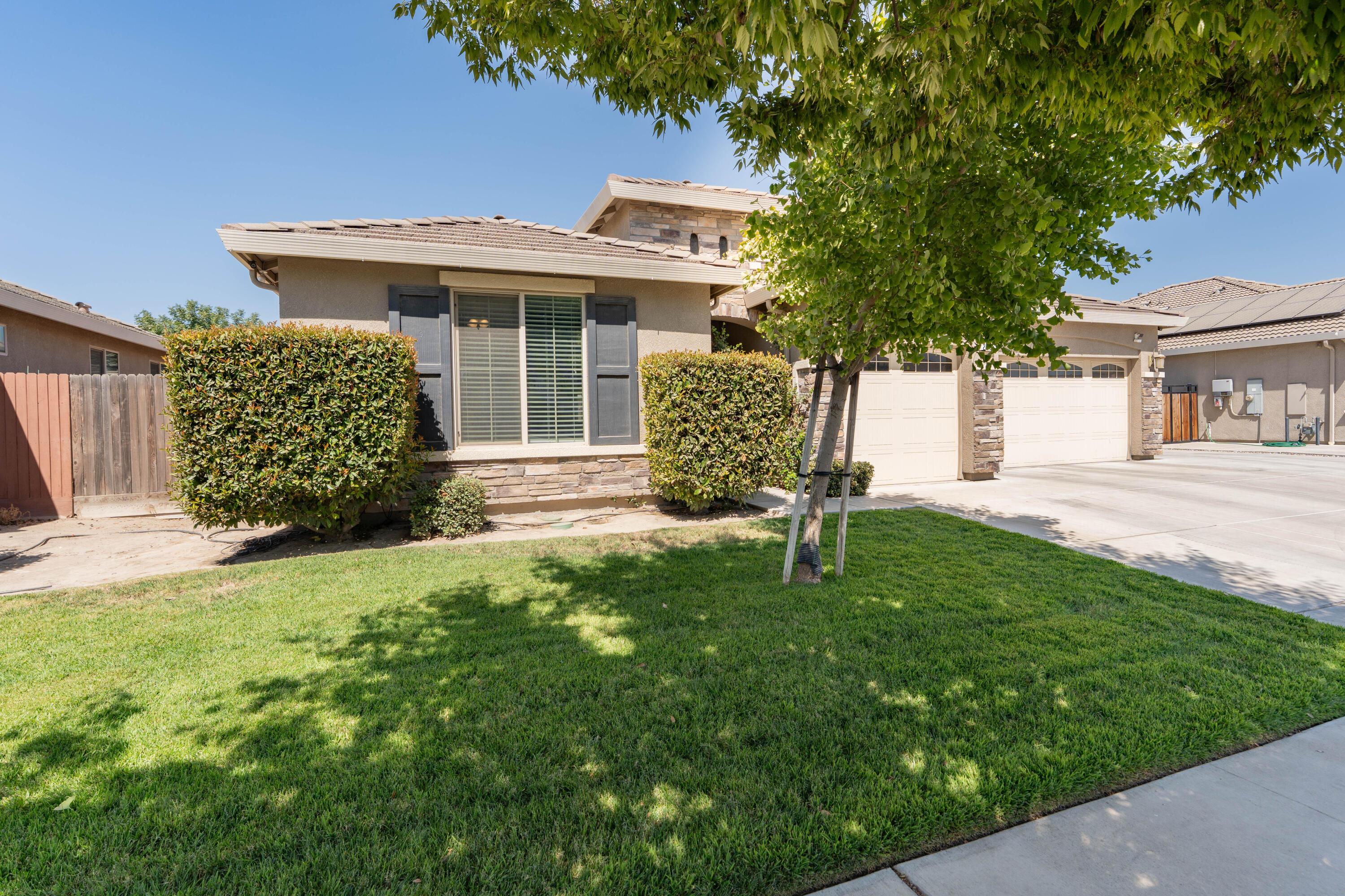 Tulare, California, 93274, United States, 4 Bedrooms Bedrooms, ,3 BathroomsBathrooms,Residential,For Sale,1975083