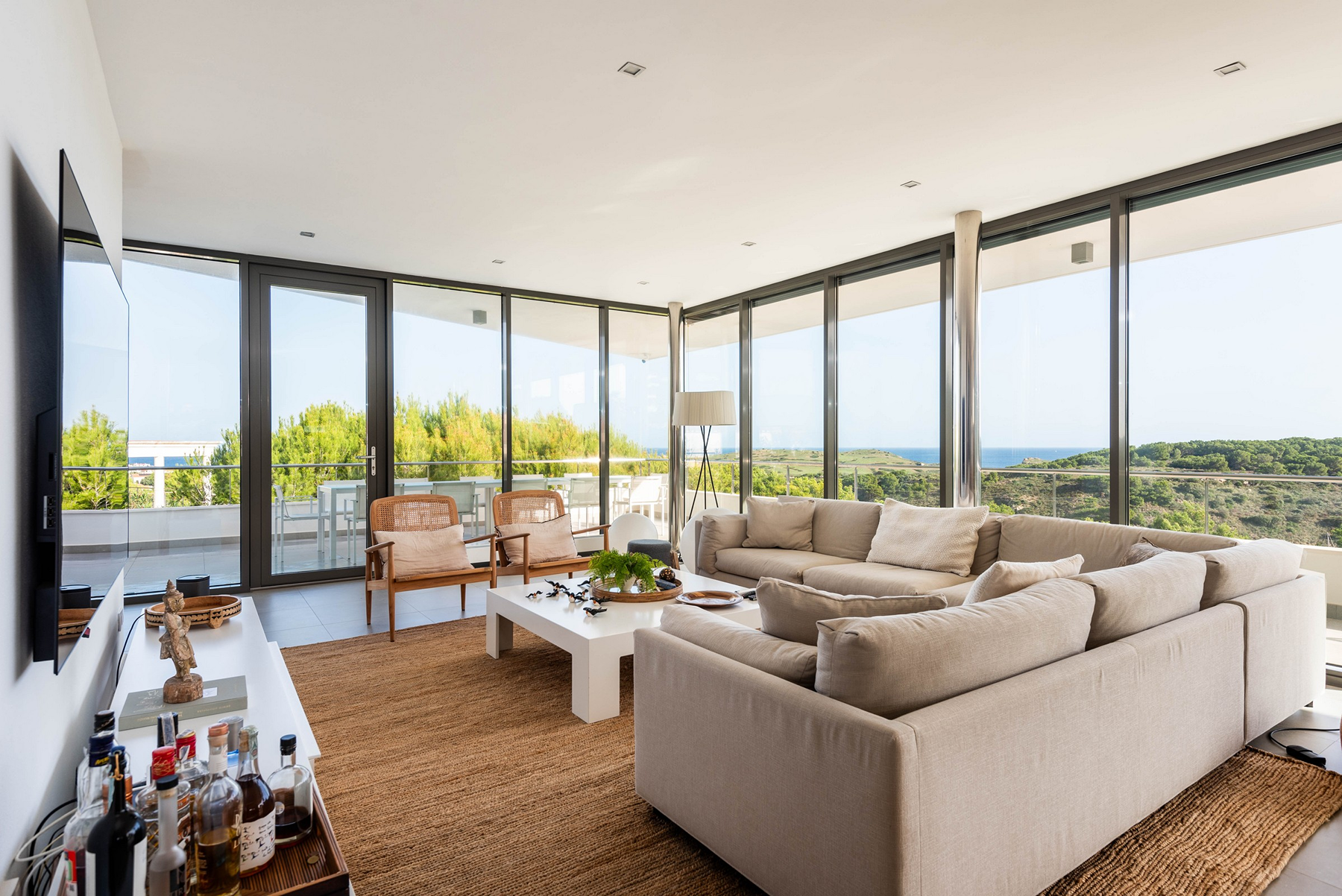  Exclusive modern villa with unique views of the port of Addaia, Menorca - 物件實景