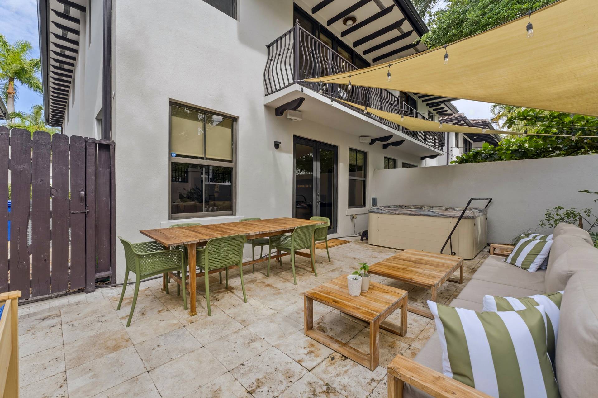  3036 Mcdonald Street, Miami, FL, 33133 - 物件實景