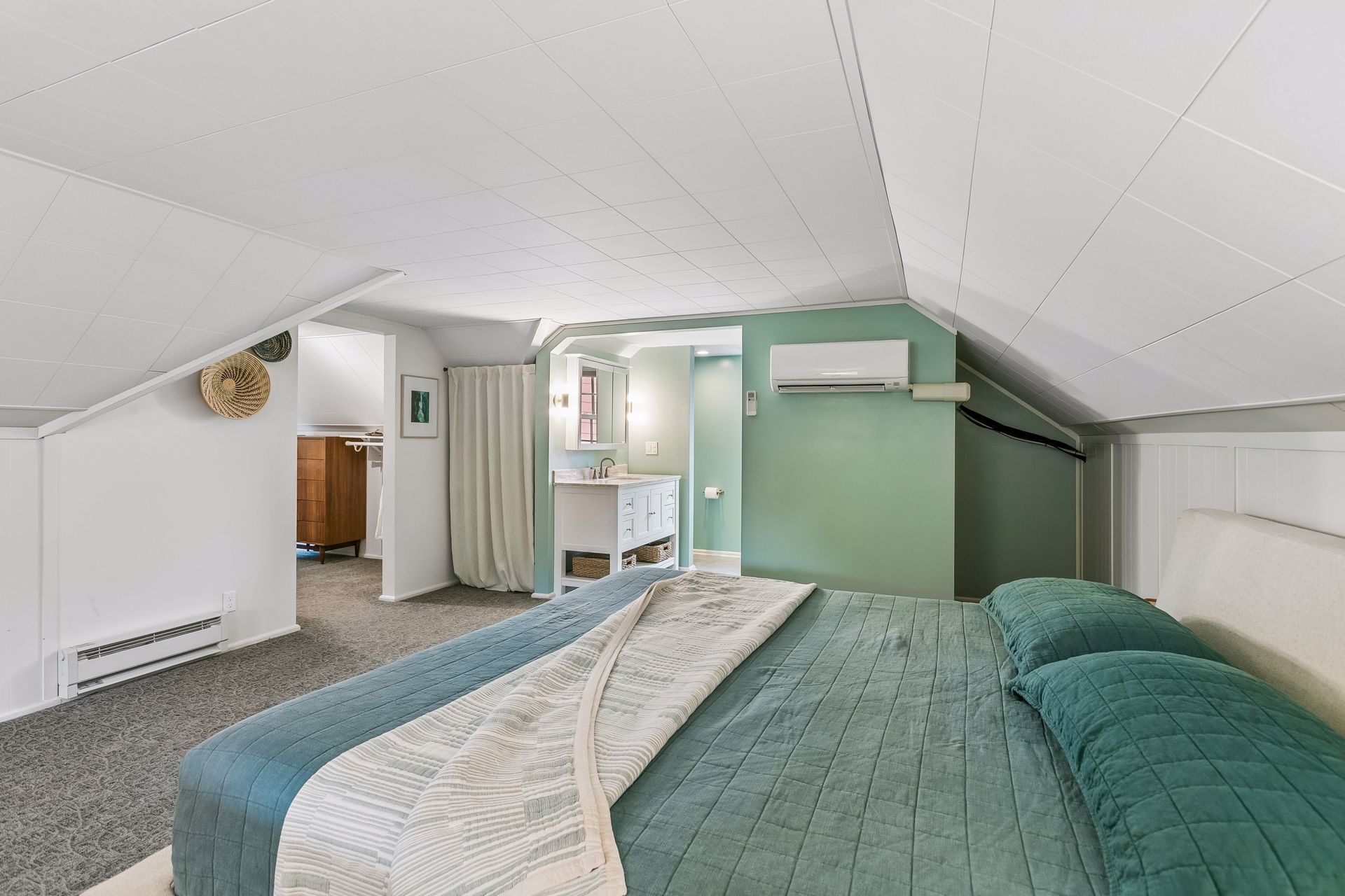  Thoughtfully Updated Falcon Heights Home Near Como Park - 物件實景