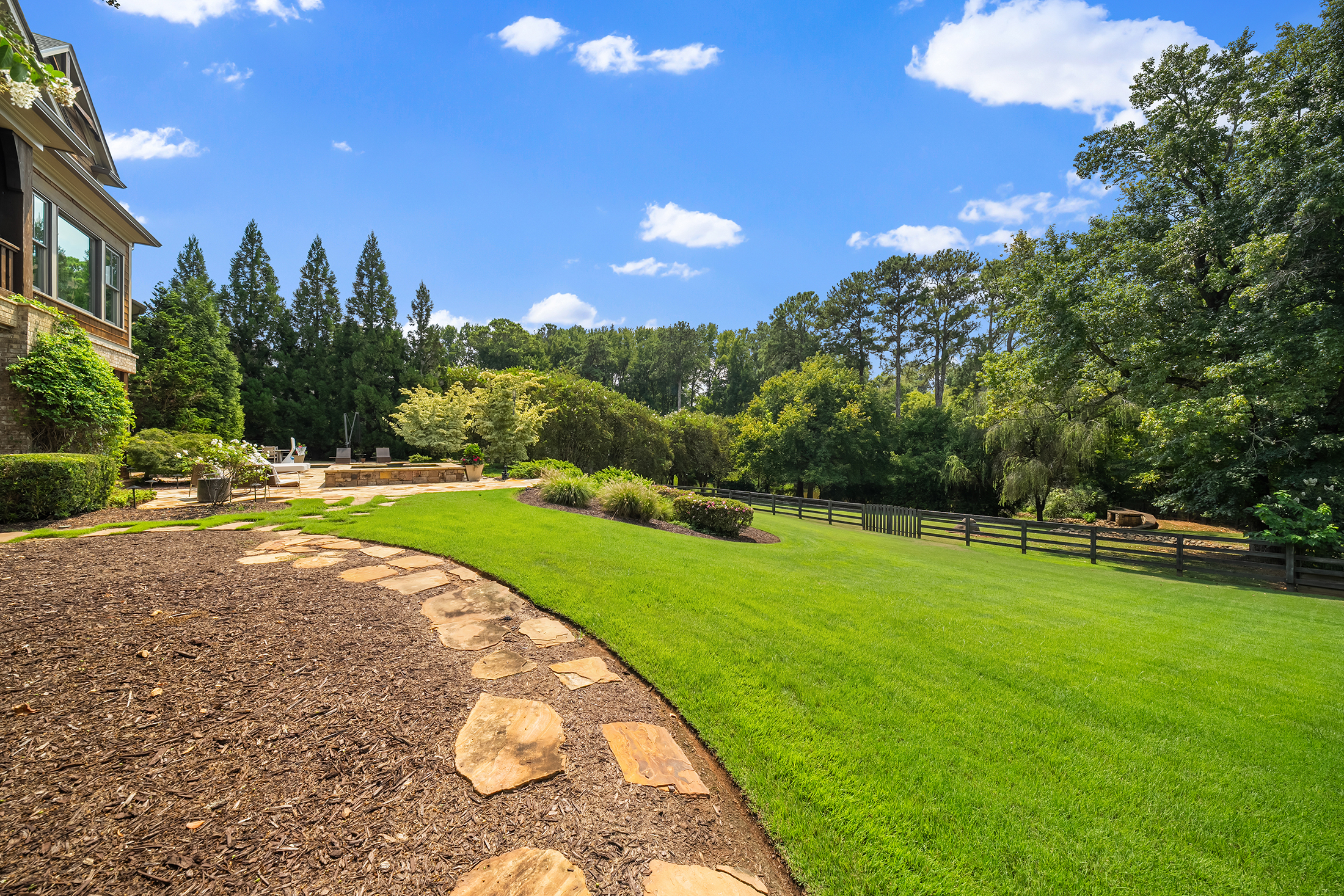  Magnificent European-Style Country Oasis - 物件實景