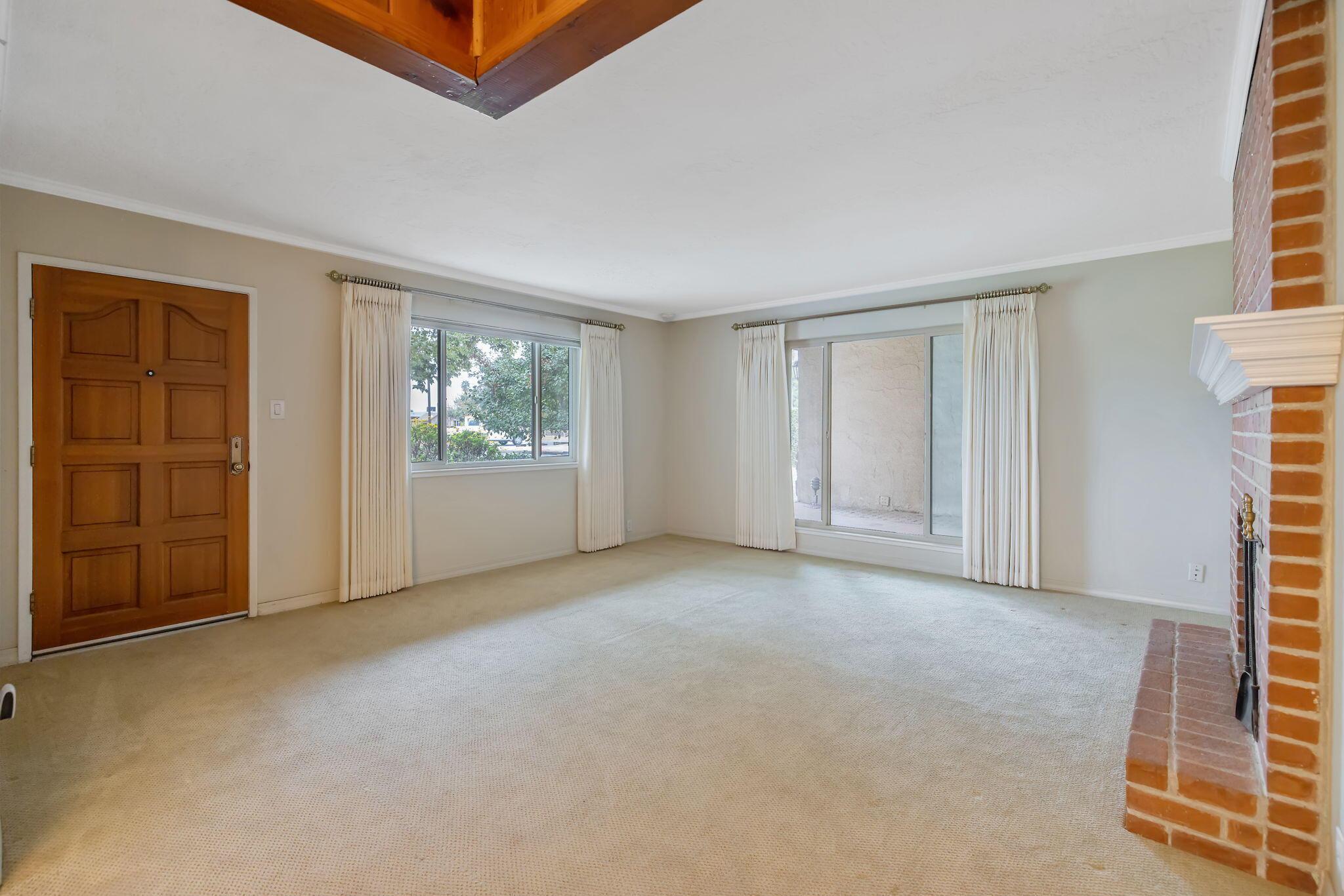 Fresno, California, 93722, United States, 3 Bedrooms Bedrooms, ,2 BathroomsBathrooms,Residential,For Sale,1984127