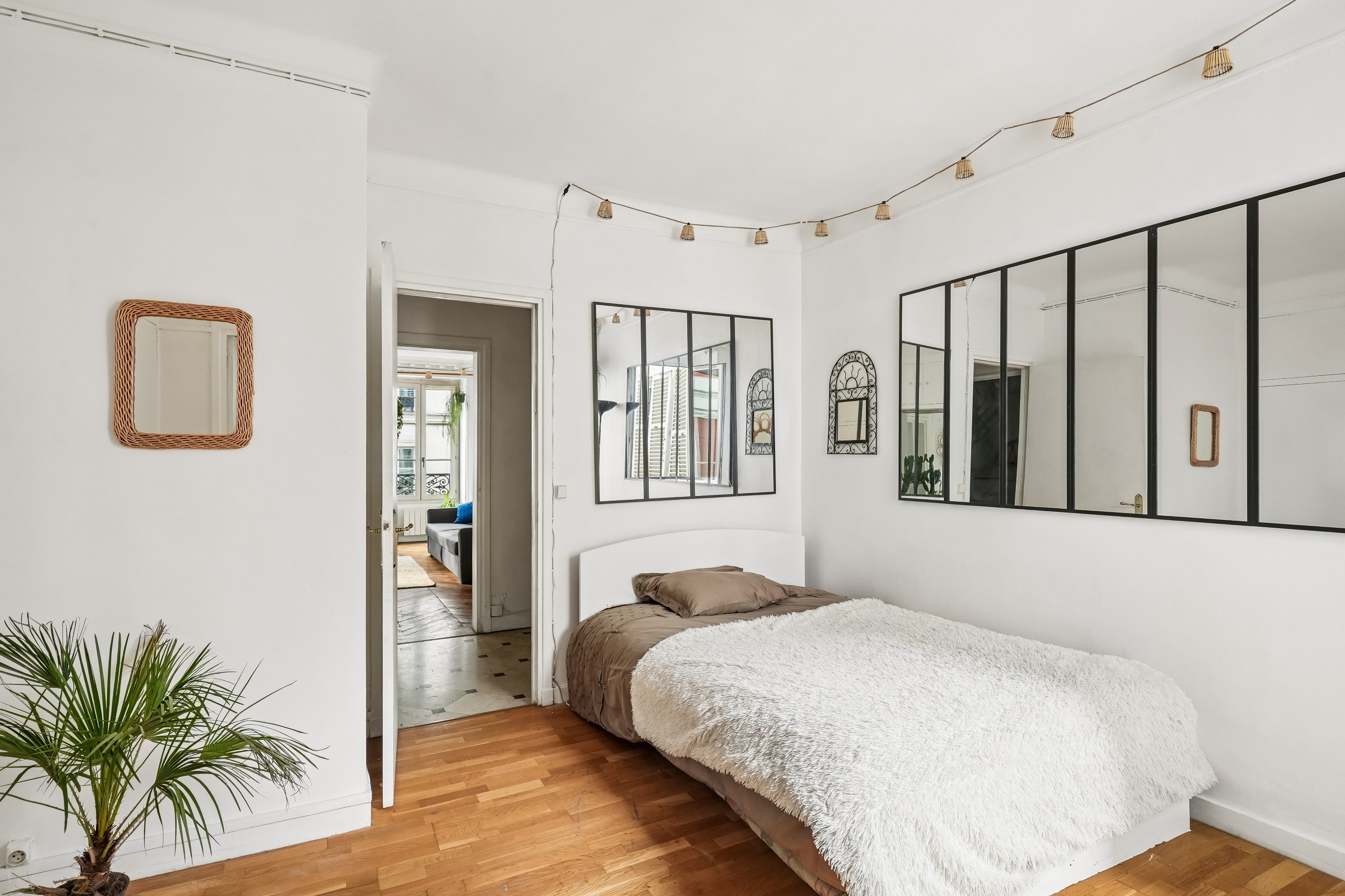  Bright, dual-aspect apartment in the heart of Paris’s 9th arrondissement - 物件實景