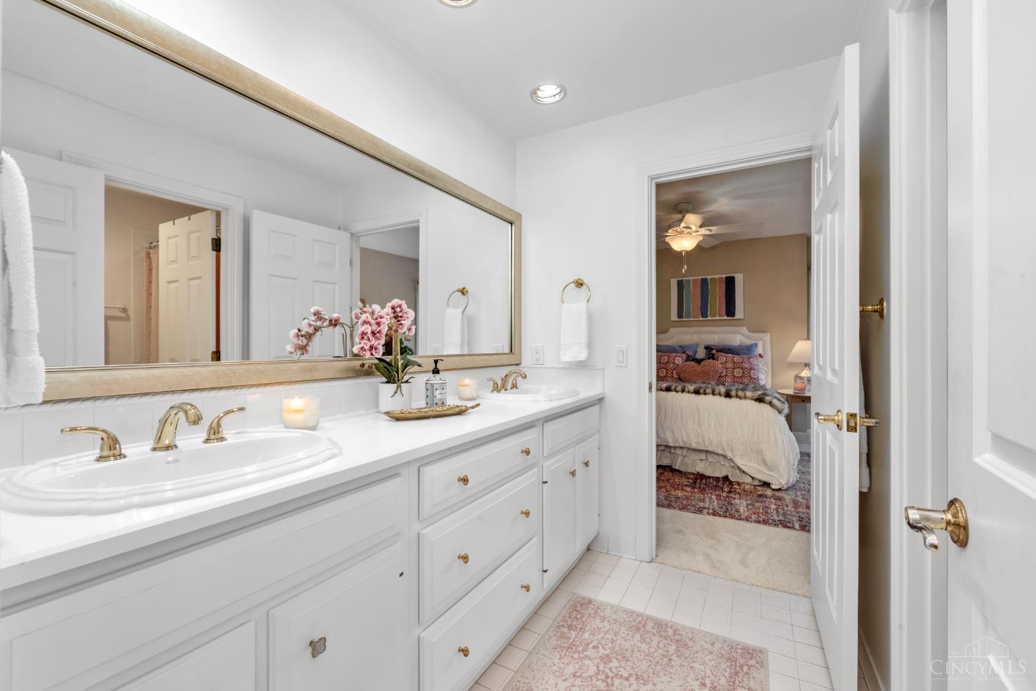 Indian Hill, Ohio, 45243, United States, 6 Bedrooms Bedrooms, ,6 BathroomsBathrooms,Residential,For Sale,1988280