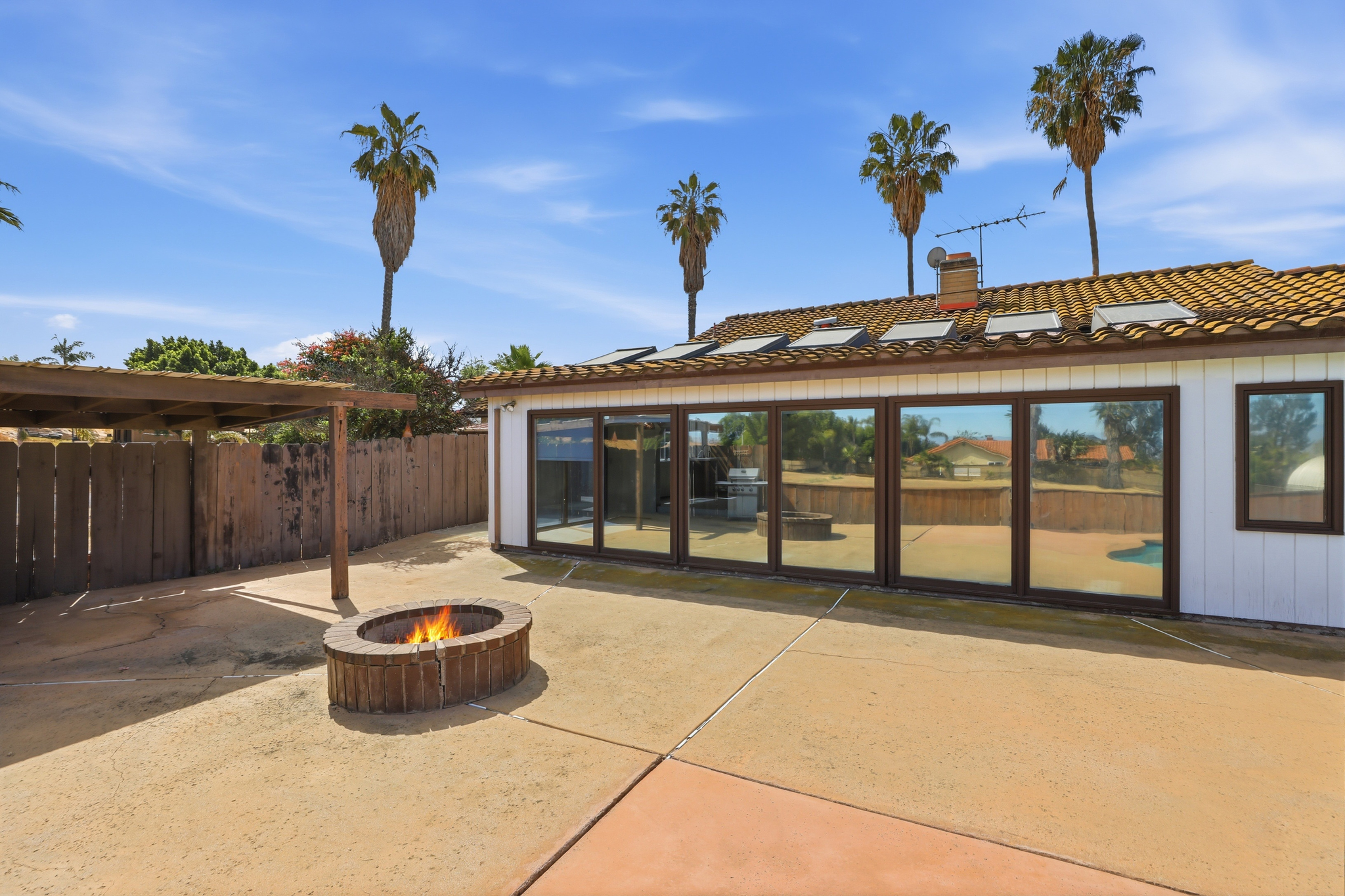  17652 Calle Del Corral, Riverside, CA 92504 - 物件實景