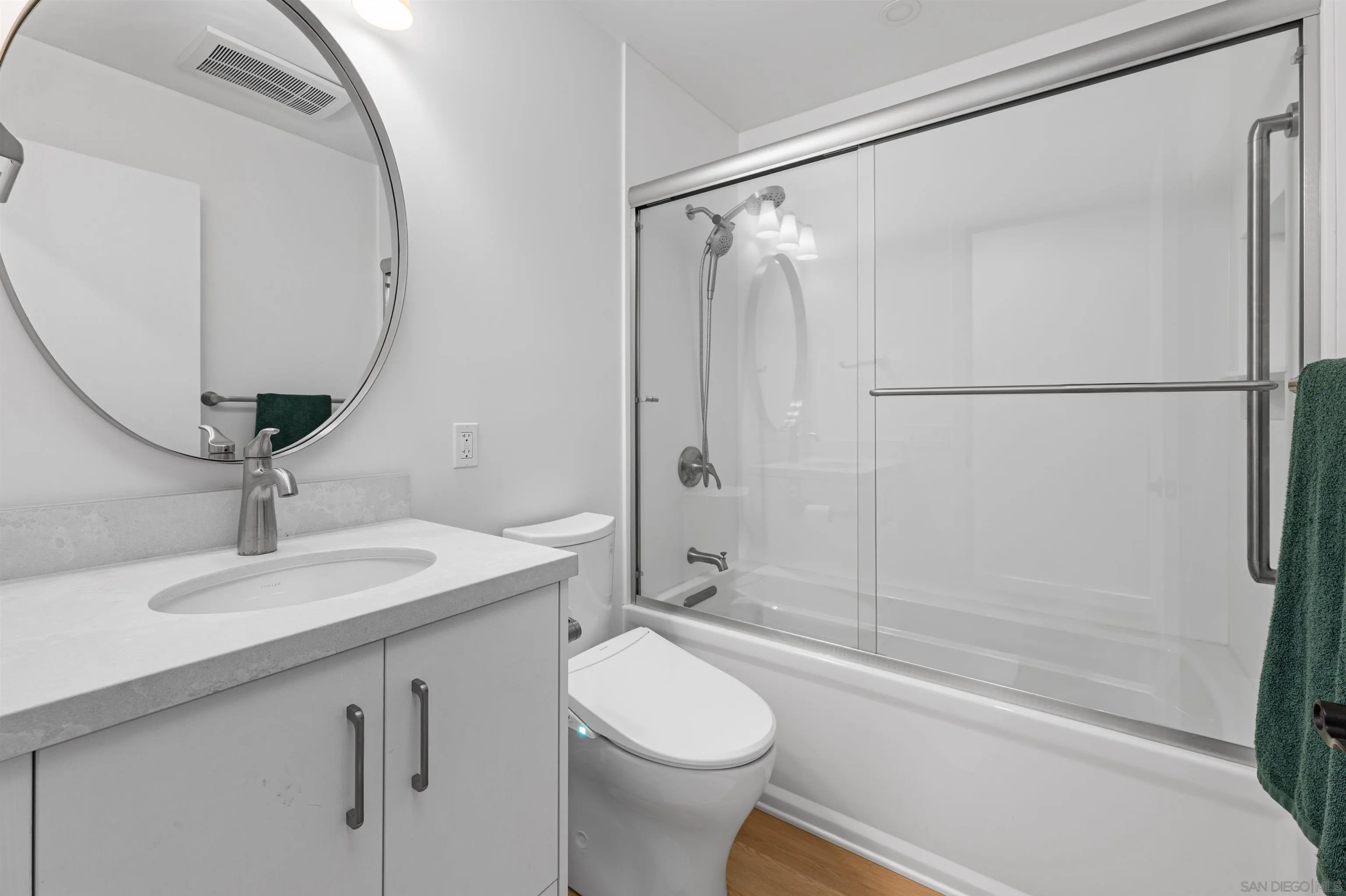 San Diego, California, 92111, United States, 2 Bedrooms Bedrooms, ,3 BathroomsBathrooms,Residential,For Sale,2003271