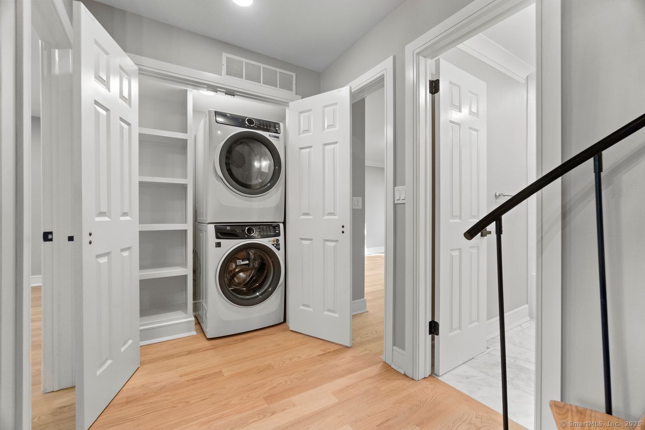 Old Saybrook, Connecticut, 06475, United States, 2 Bedrooms Bedrooms, ,2 BathroomsBathrooms,Residential,For Sale,1957011