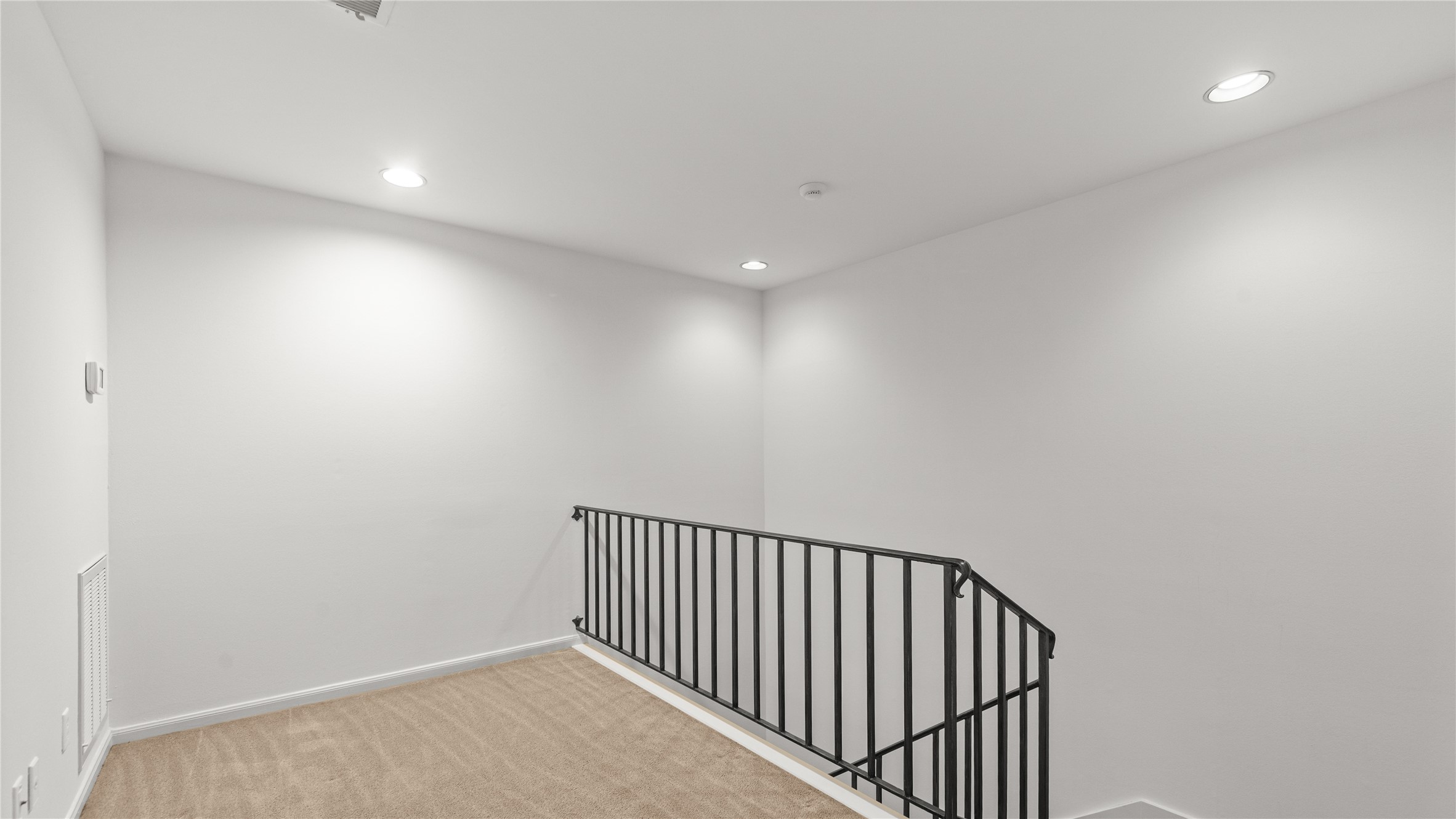Houston, Texas, 77056, United States, 3 Bedrooms Bedrooms, ,5 BathroomsBathrooms,Residential,For Sale,1911069