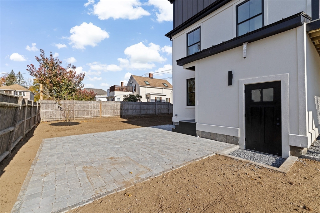 Boston, Massachusetts, 02132, United States, 3 Bedrooms Bedrooms, ,2 BathroomsBathrooms,Residential,For Sale,1991771