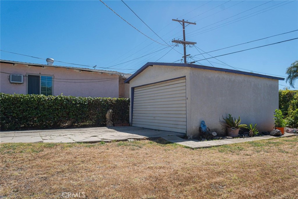 Los Angeles, California, 90043, United States, 2 Bedrooms Bedrooms, ,1 BathroomBathrooms,Residential,For Sale,1905561