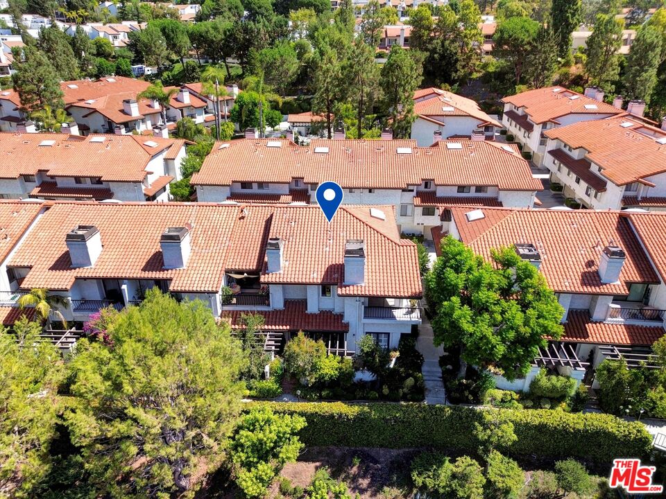 Pacific Palisades, California, 90272, United States, 3 Bedrooms Bedrooms, ,2 BathroomsBathrooms,Residential,For Sale,1926101