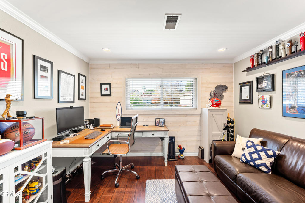 Newbury Park, California, 91320, United States, 4 Bedrooms Bedrooms, ,3 BathroomsBathrooms,Residential,For Sale,1987357