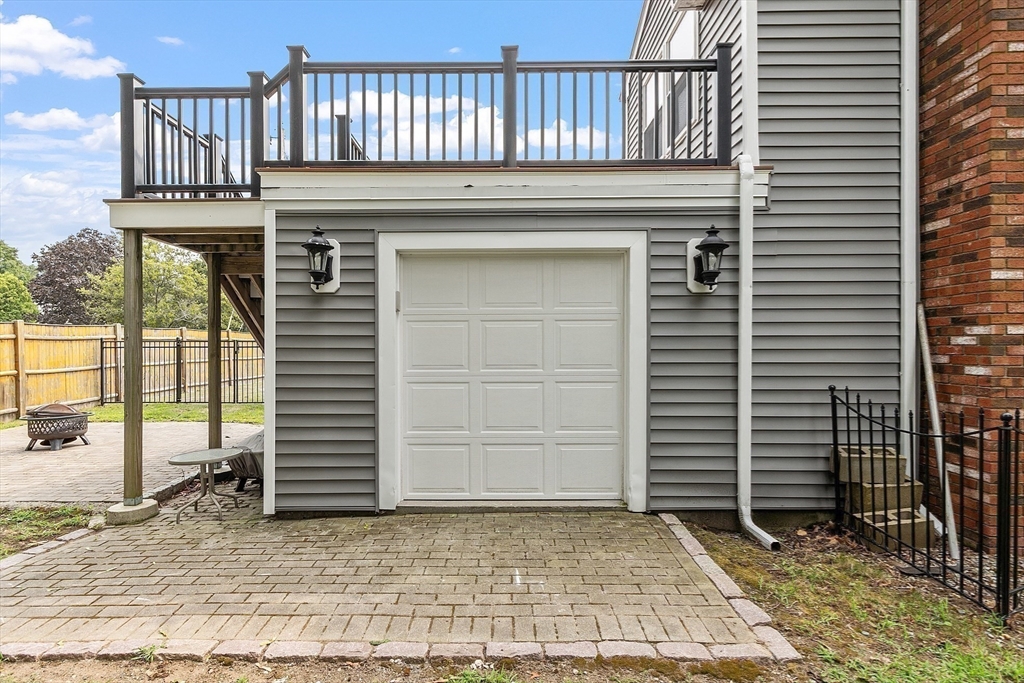 Beverly, Massachusetts, 01915, United States, 3 Bedrooms Bedrooms, ,2 BathroomsBathrooms,Residential,For Sale,1912054