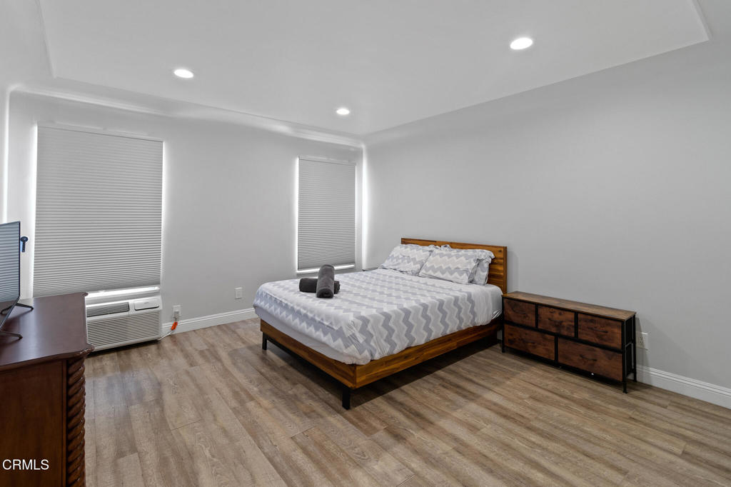 Los Angeles, California, 90035, United States, ,Residential,For Sale,1691195